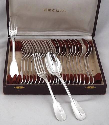 Ercuis Uniplat, Valois, 12 dessert and side plates, 24 pieces, 18 cm.