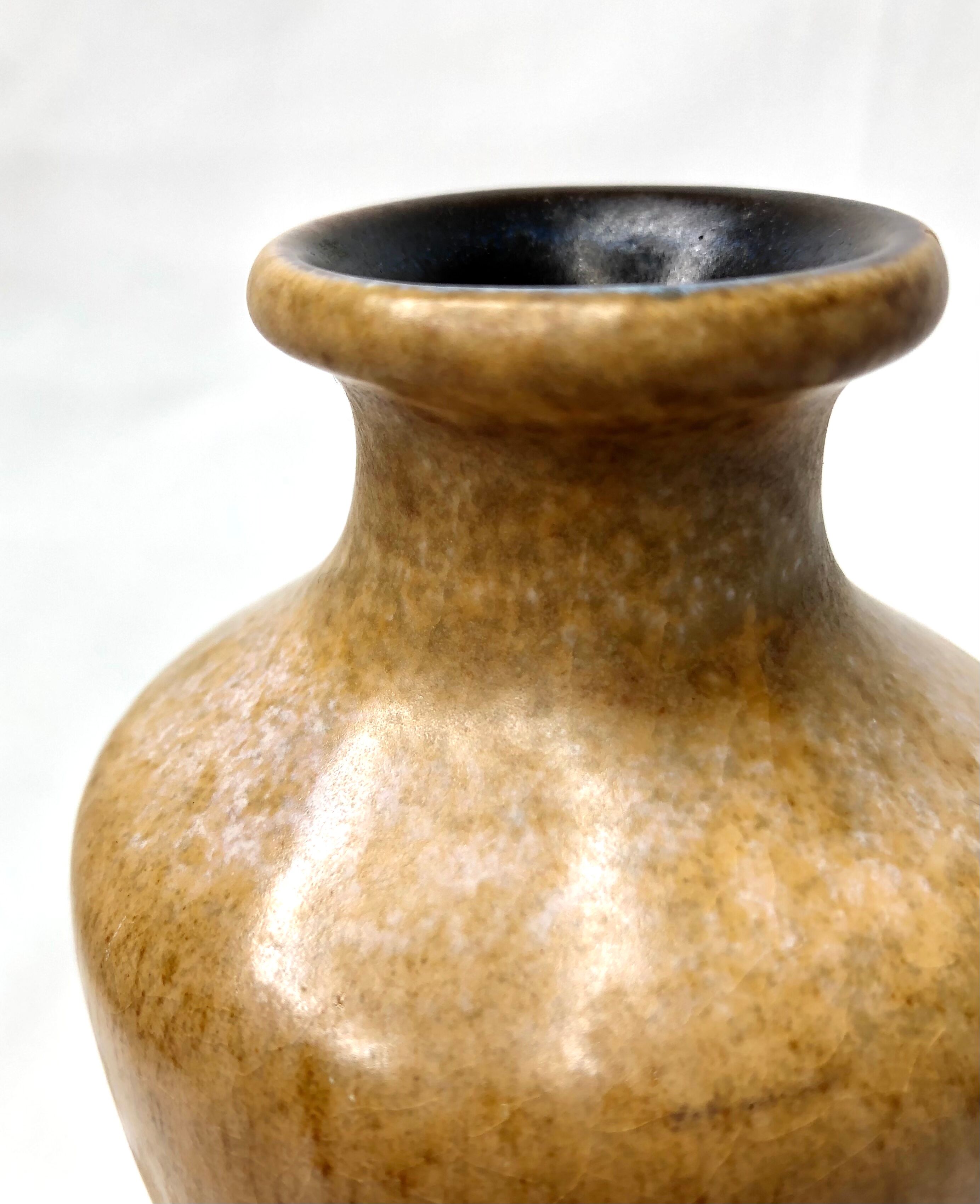 Mid-century German Haldensleben vase