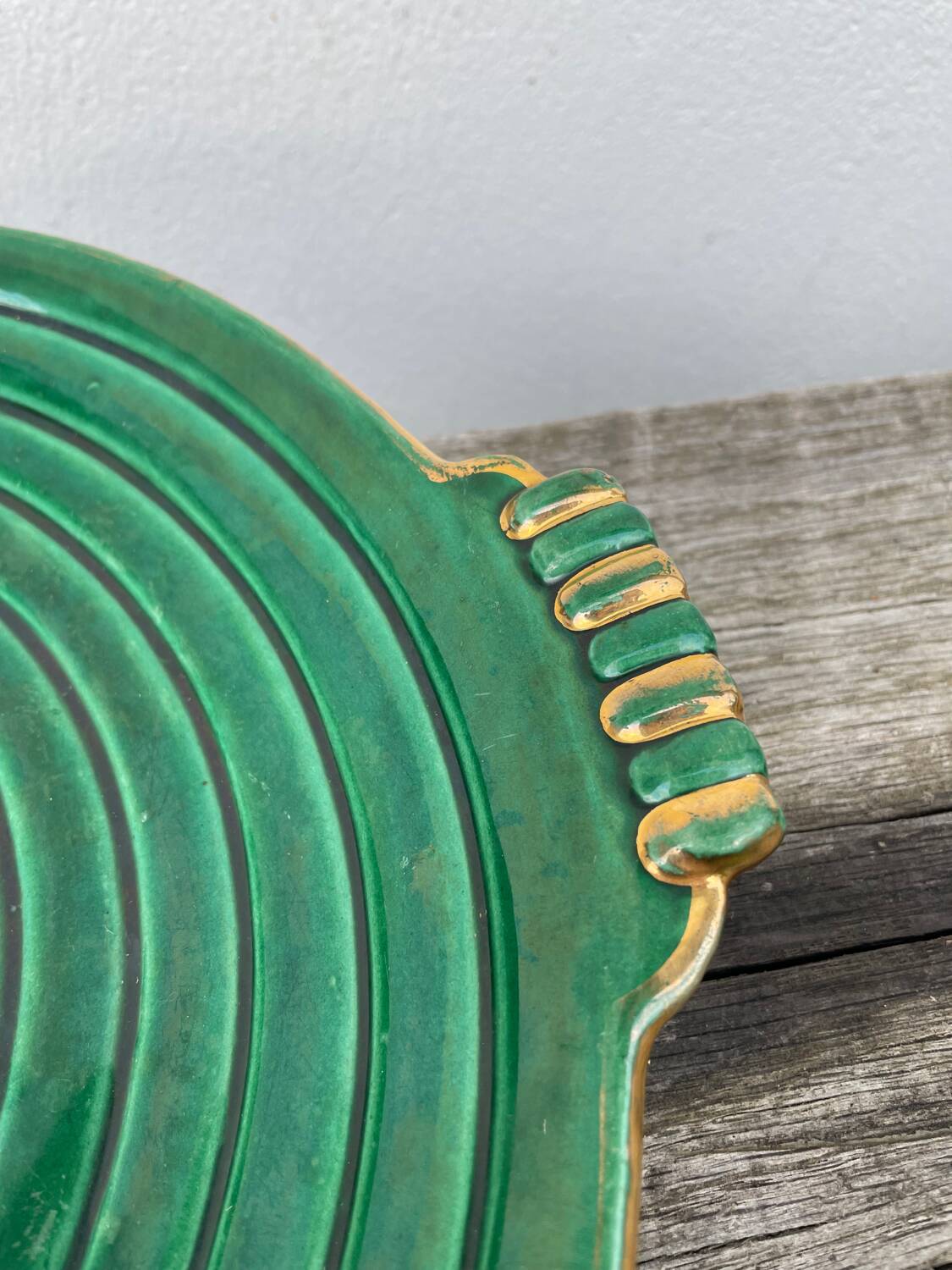 Round art deco green ceramic dish