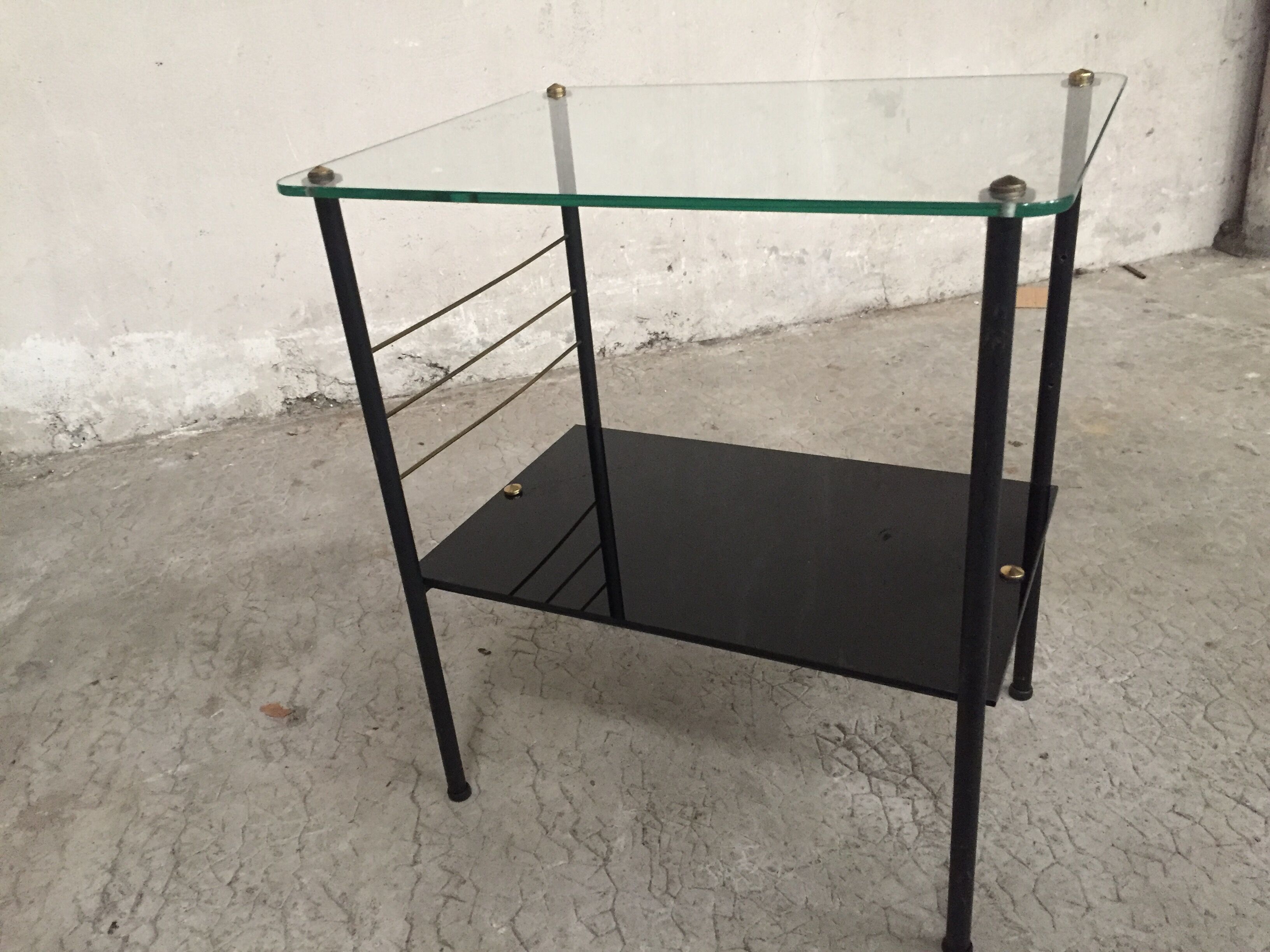 Tablet-end sofa of the 60s in glass