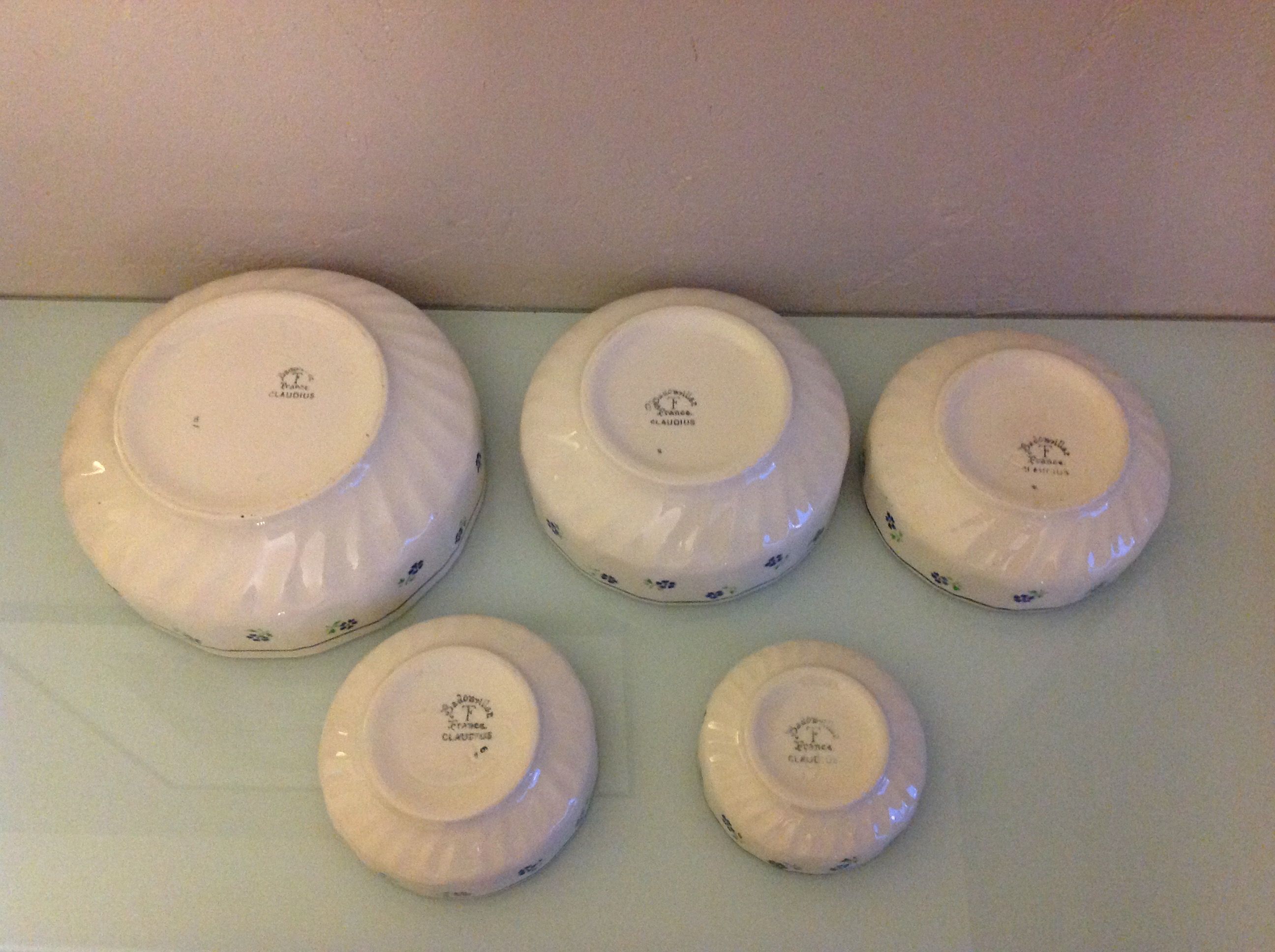 Suite of five salad bowls decor Claudius des faienceries de Badonviller, 50/60