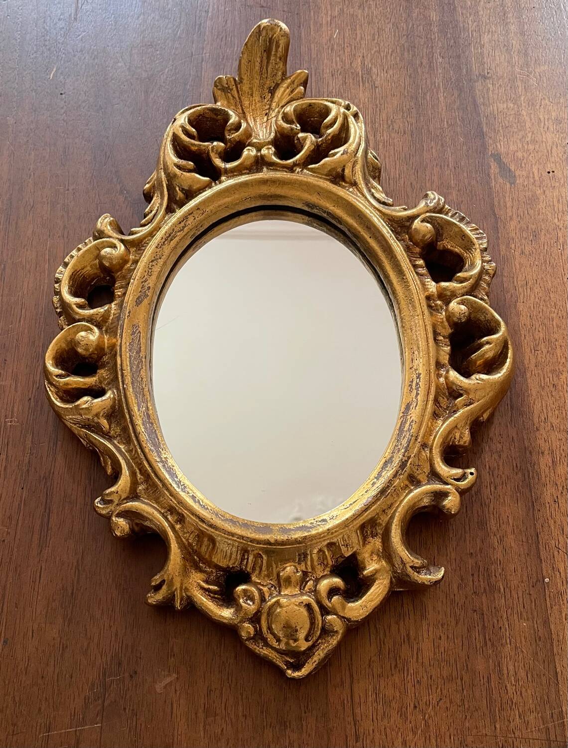 Golden rockery mirror