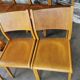 Lot de 6 chaises de théâtre en bois blond