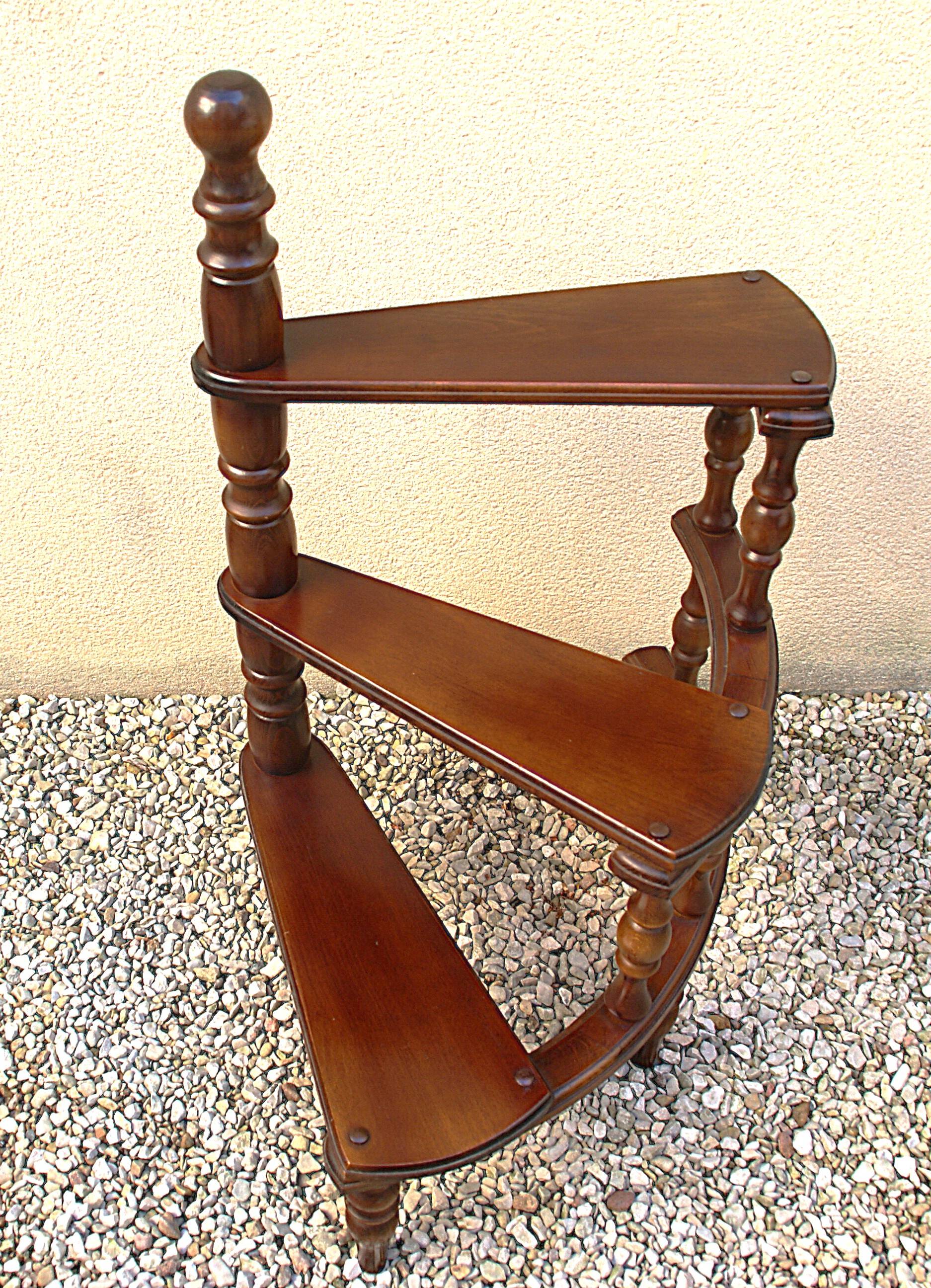 Escalier - Escabeau de bibliothèque