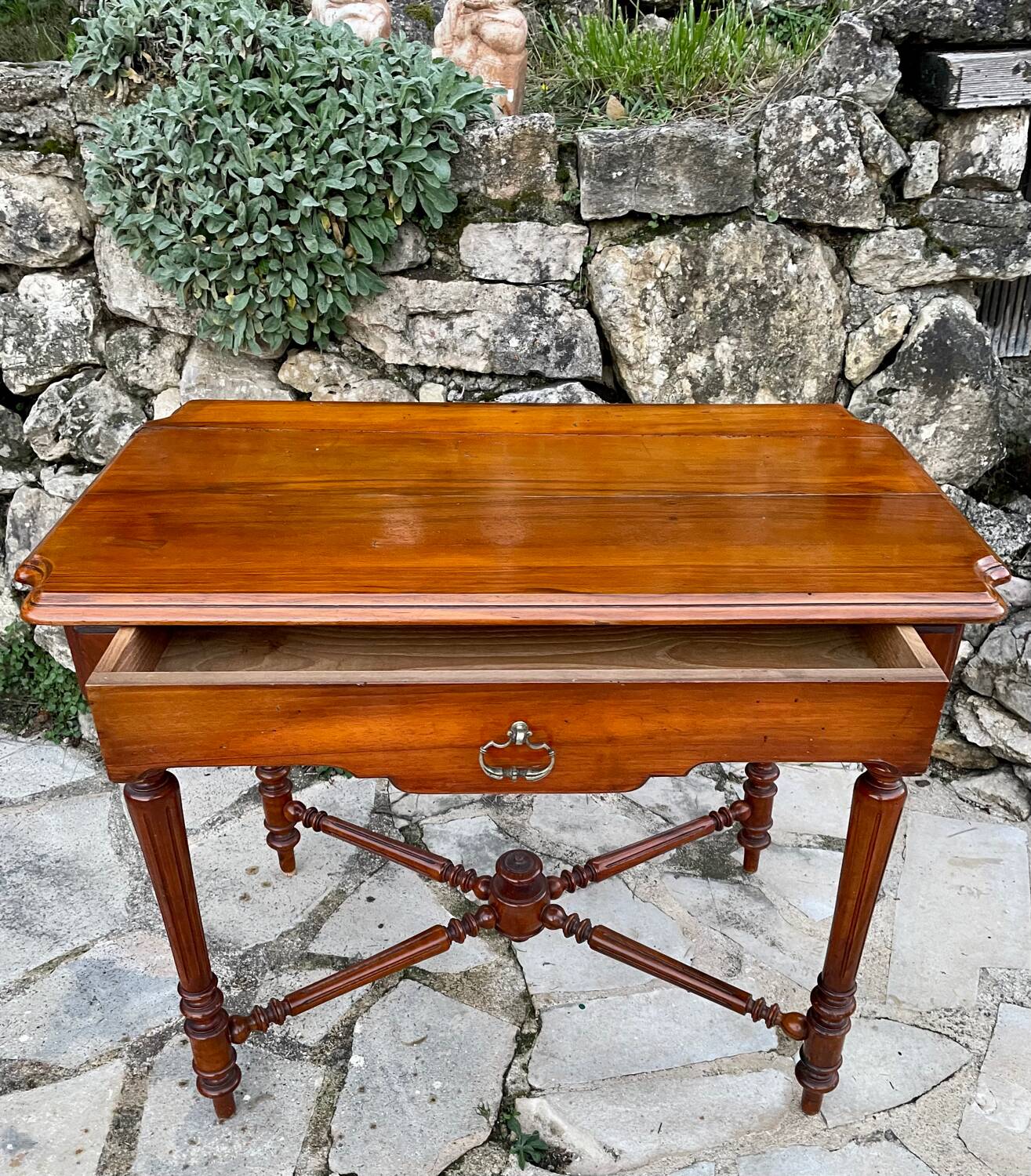 Small louis xiii style mahogany writing table, 19th century