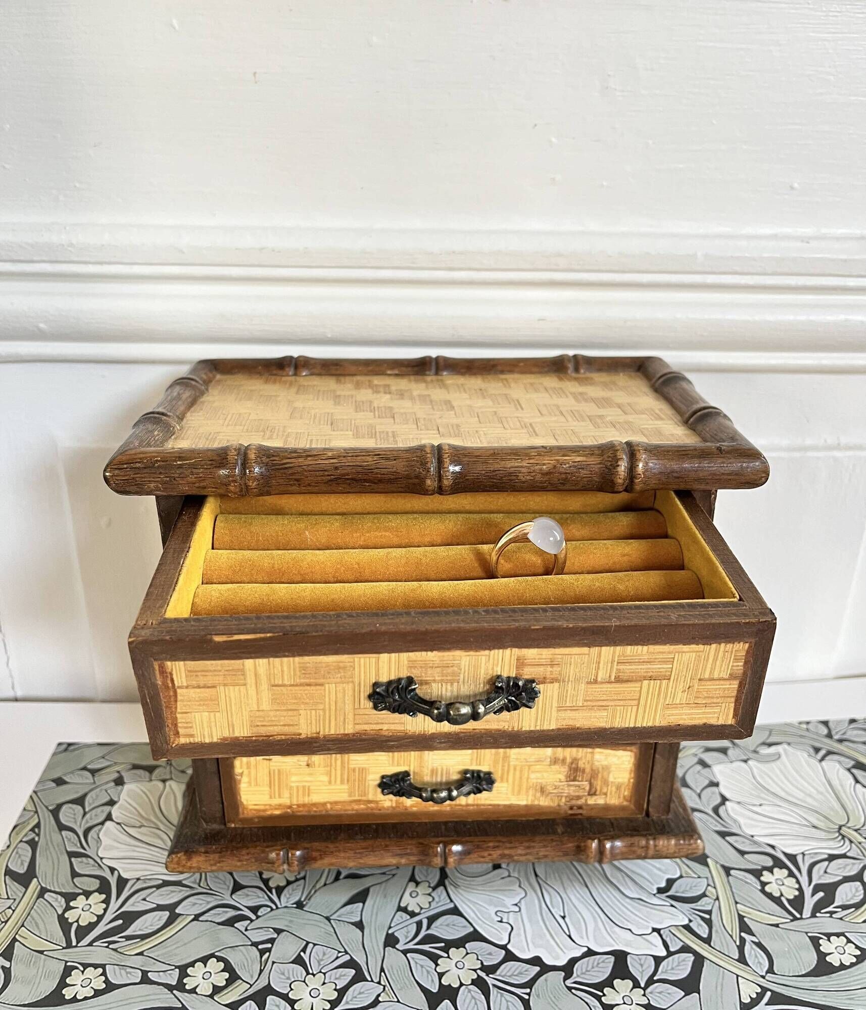 Vintage bamboo 3-drawer chest of drawers jewelry box