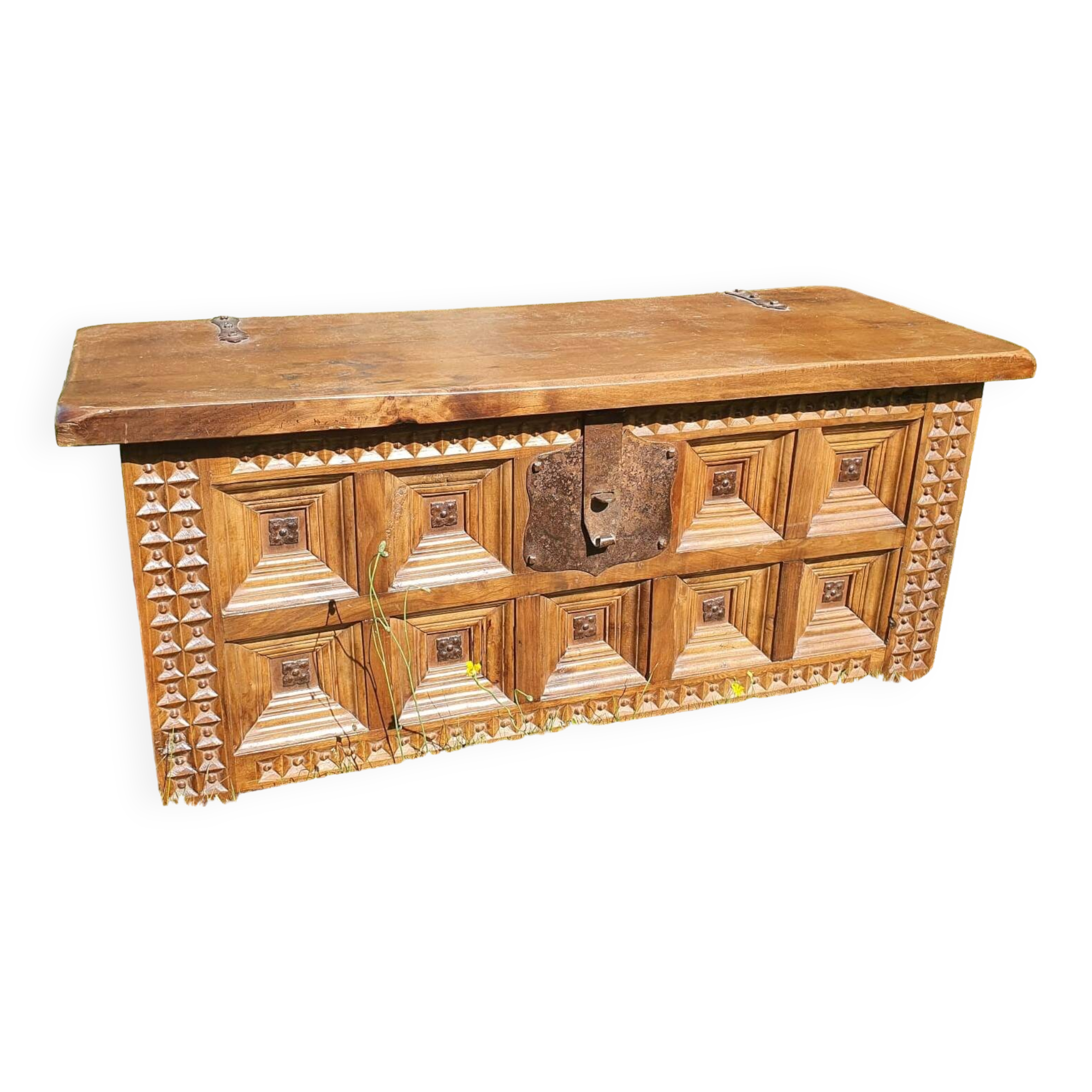 Chest - Walnut - Very good condition