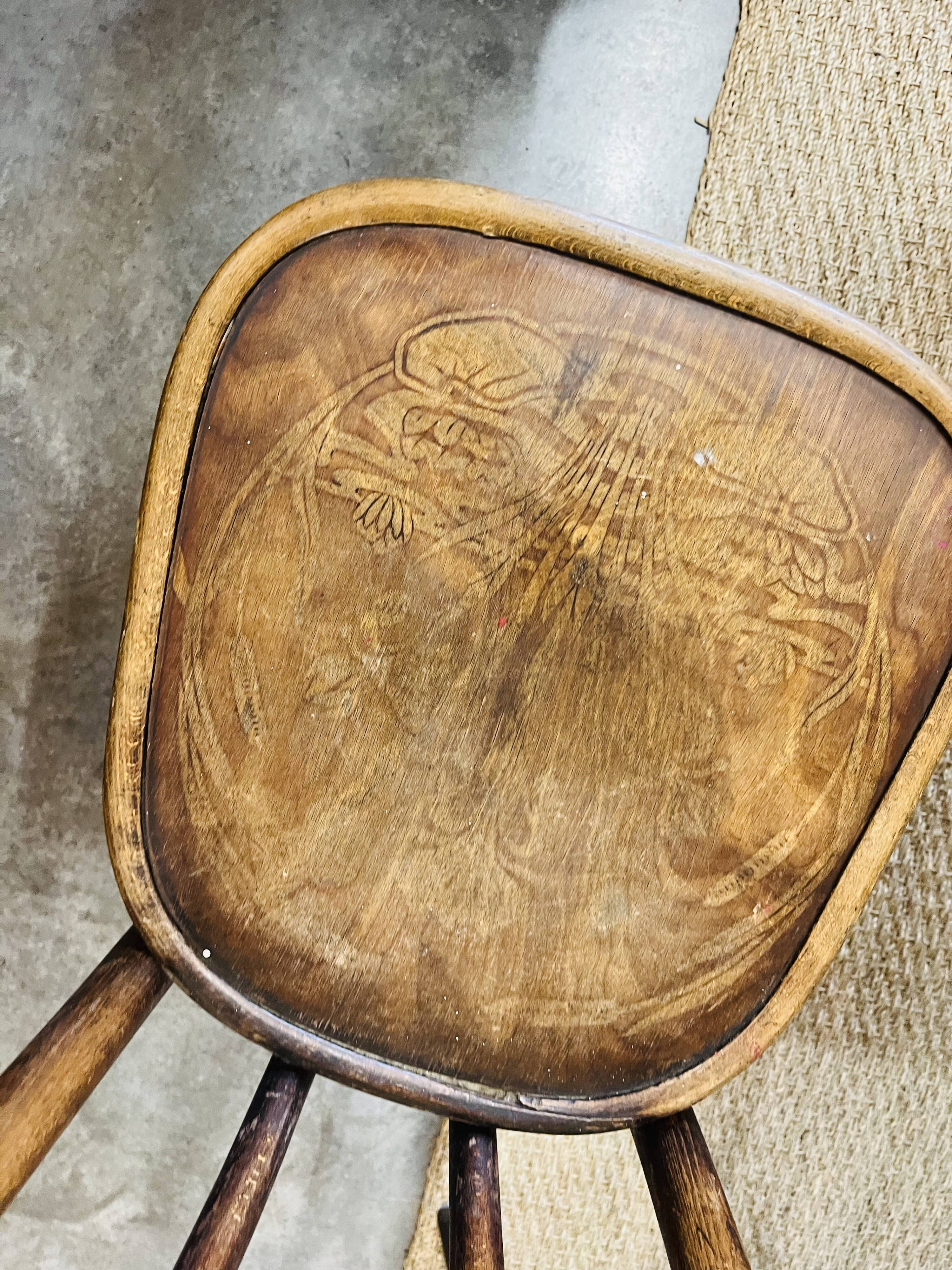 Chaise bistrot Baumann vintage en bois courbé et gaufré