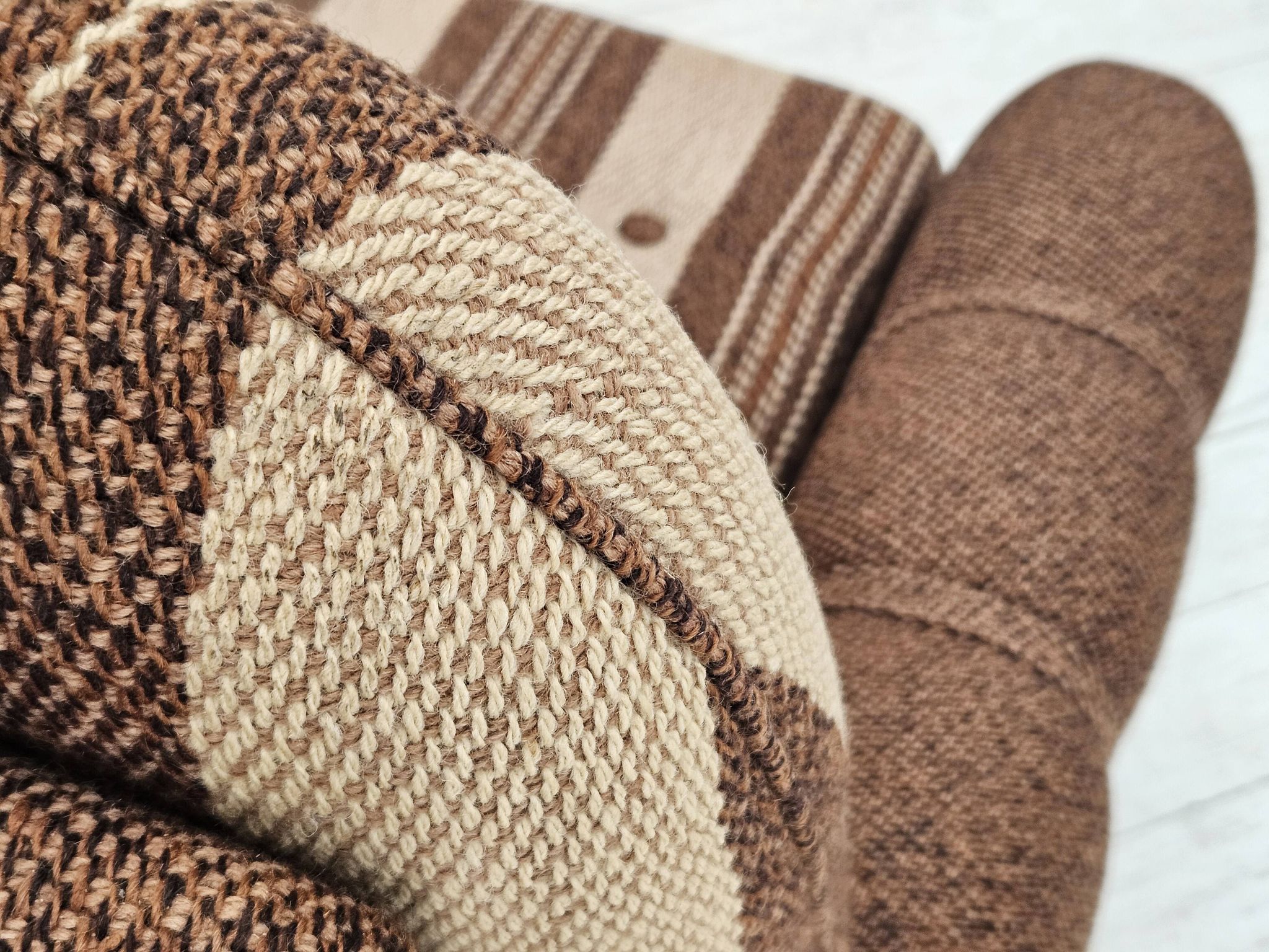 Fauteuil relax danois, revêtement en laine d'origine, années 70