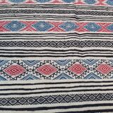 Tapis blanc à motifs multicolores fait main 200x110cm