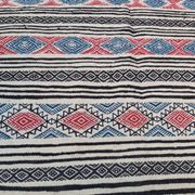 Tapis blanc à motifs multicolores fait main 200x110cm