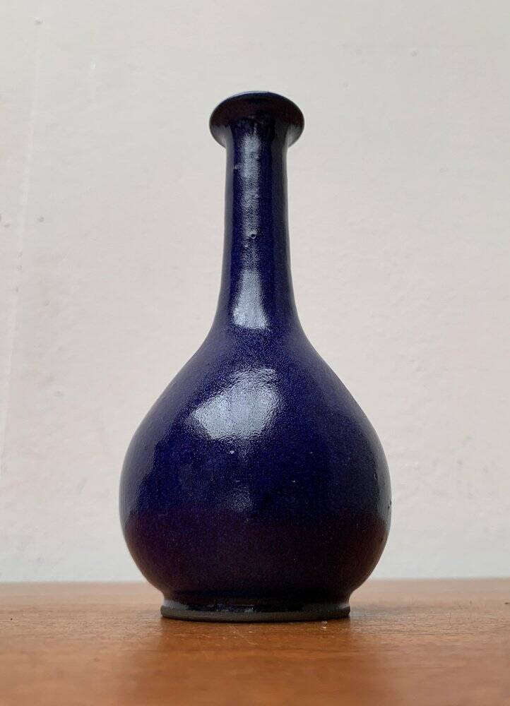 Minimalist mid-century pottery vase by BKW Böttger Keramik Wandsbek, Hamburg, Germany, 1960s.
