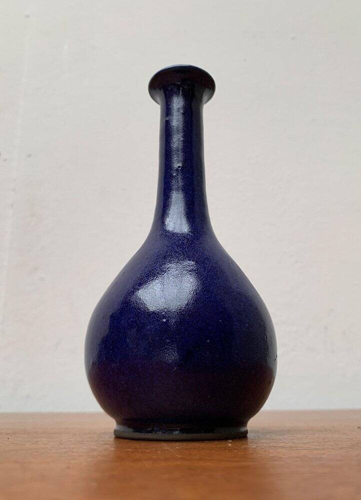 Minimalist mid-century pottery vase by BKW Böttger Keramik Wandsbek, Hamburg, Germany, 1960s.