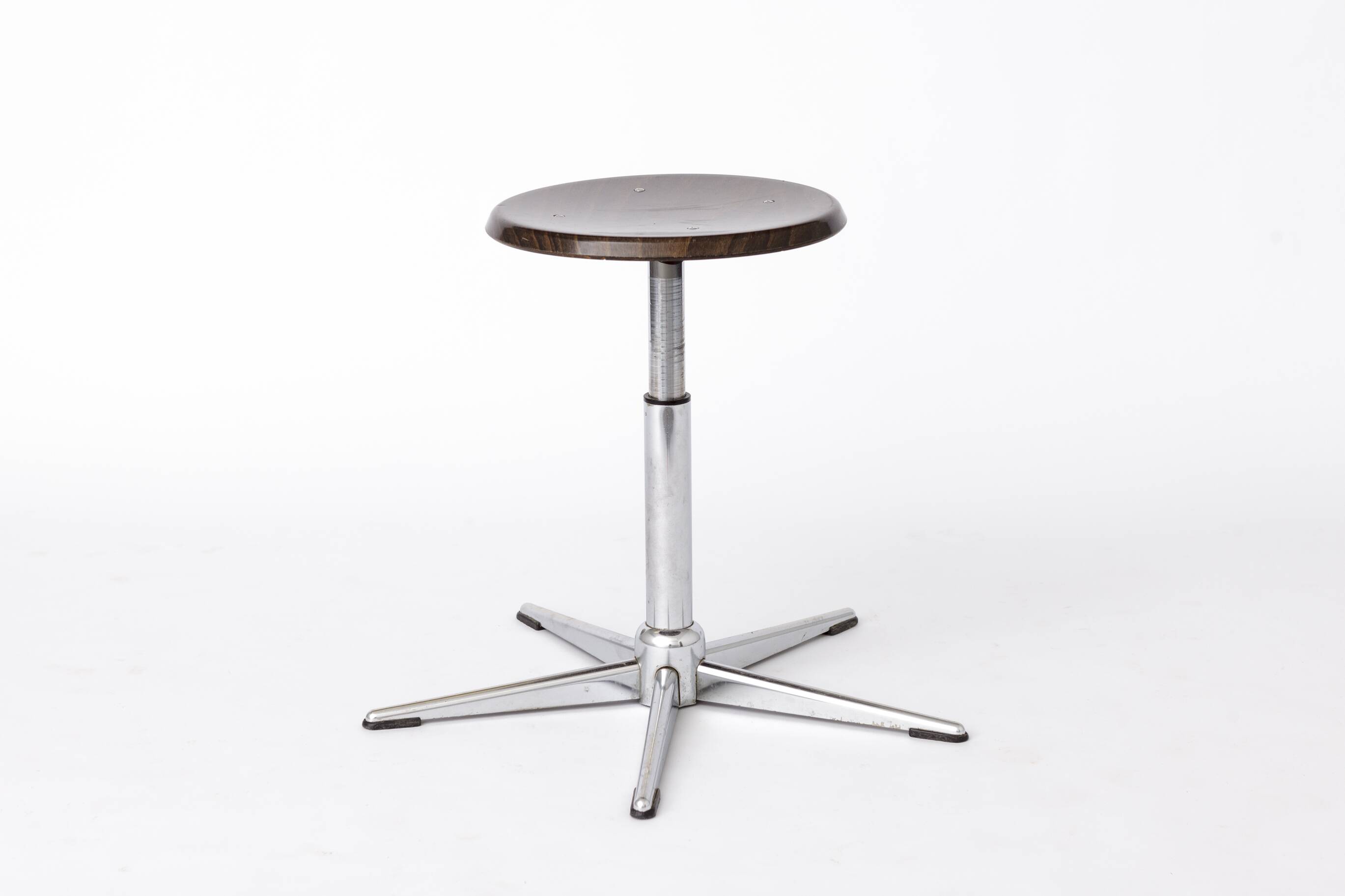 Set of 4 Vintage Industrial Stools 1970s, Chrome Adjustable Stools