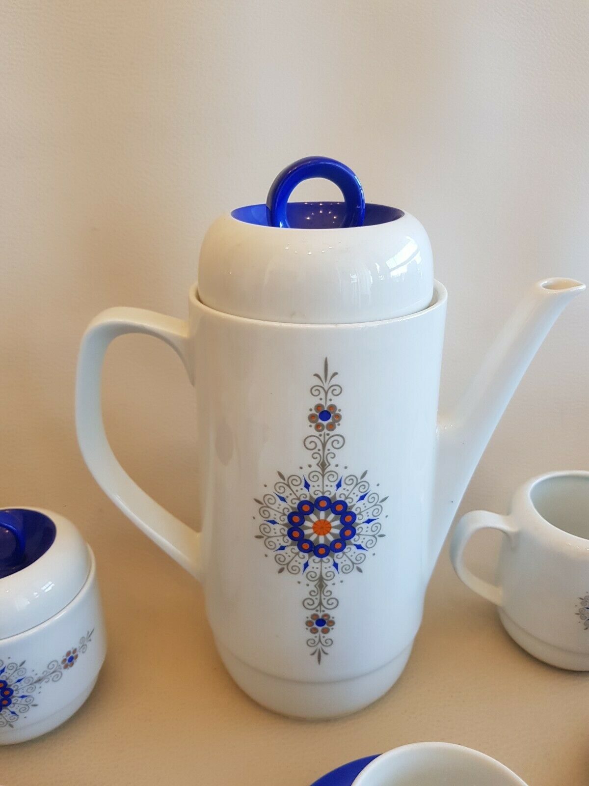 Coffee service and dessert in vintage porcelain 70s Bareuther blue décor