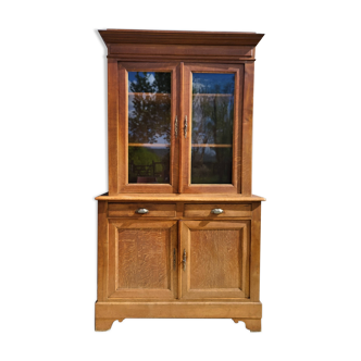 Library for actors or country buffet