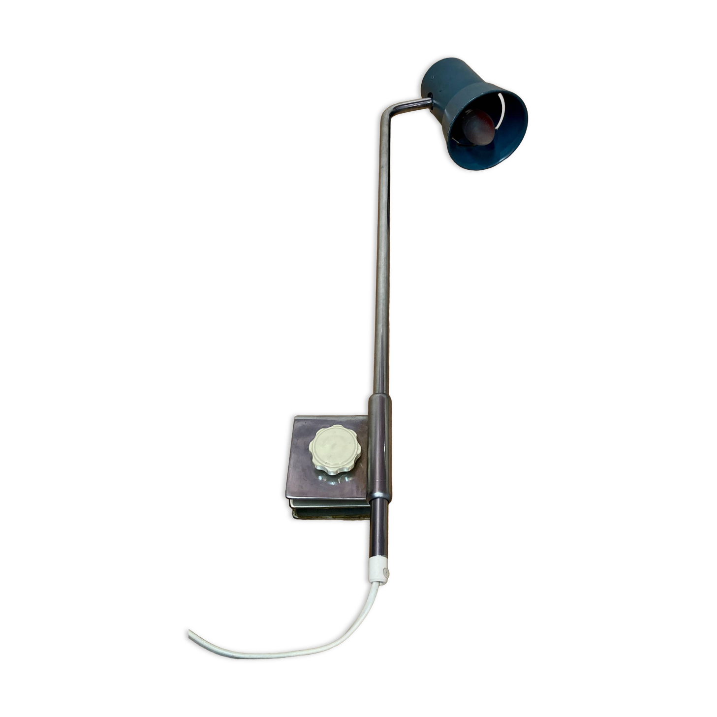Large modular industrial lamp from the 1950s.