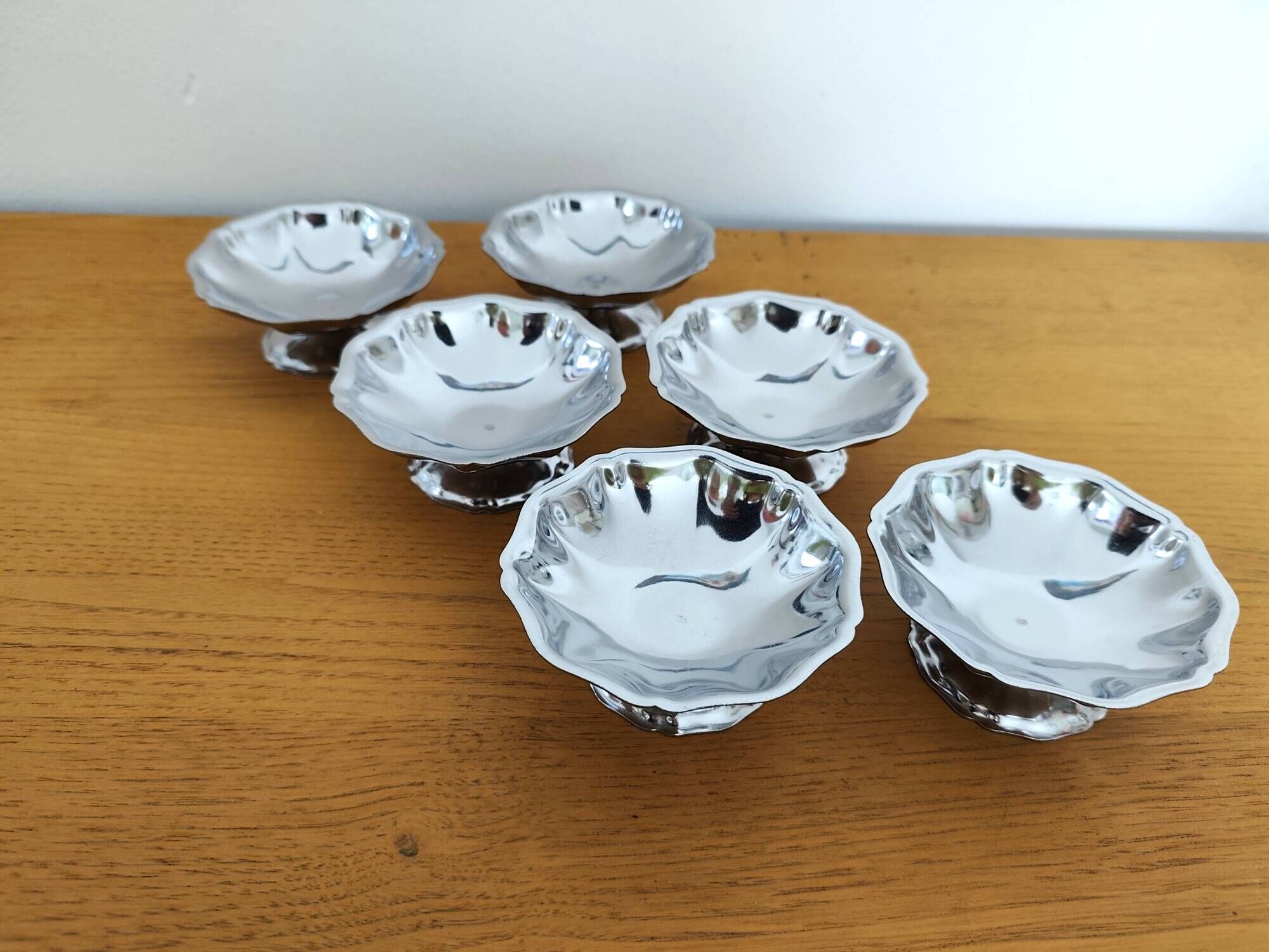 Set of 6 ice cream bowls from the 70s.