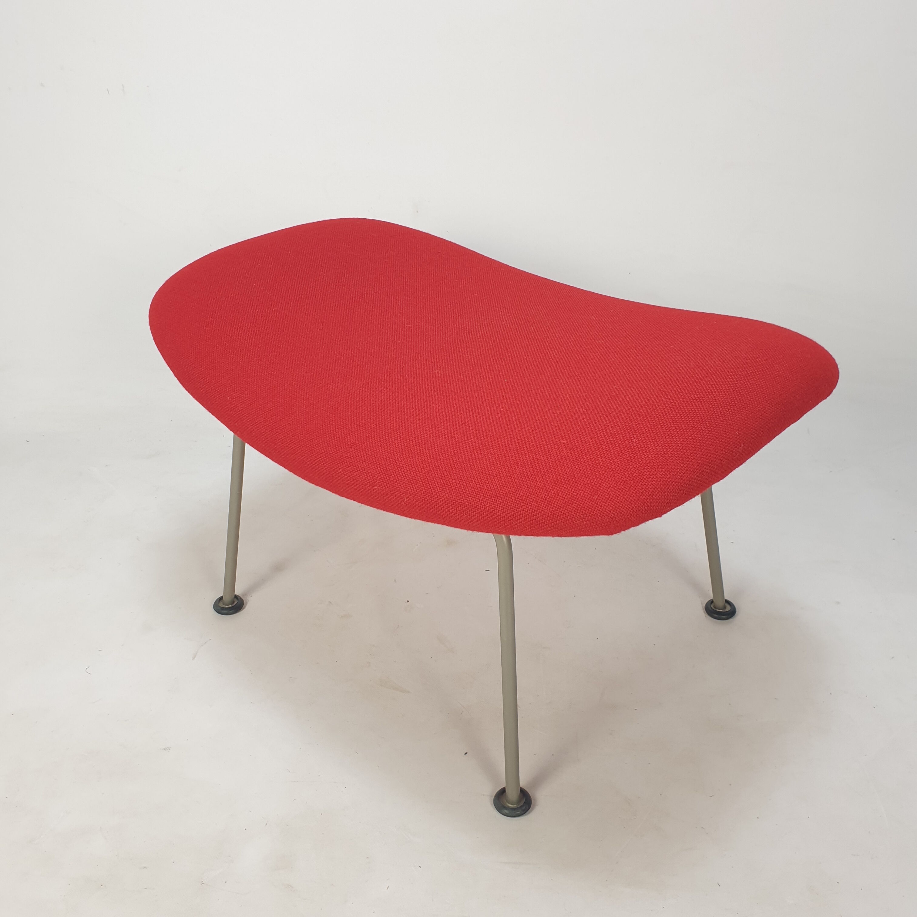 Mid Century Oyster Chair and Ottoman by Pierre Paulin for Artifort, 1960s