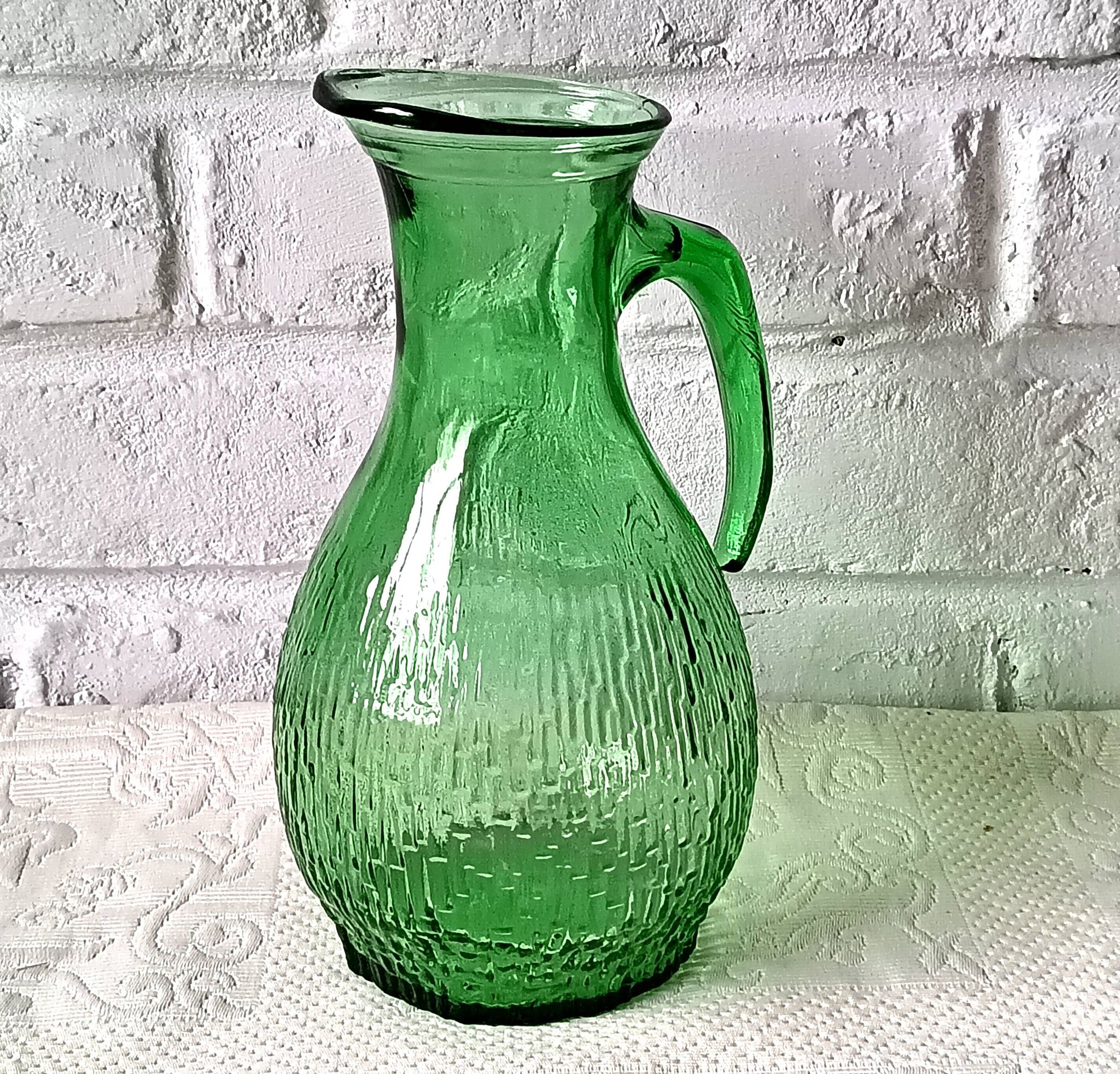Vintage Bormioli green lemonade service from the 1970s, jug and glasses from Italy.