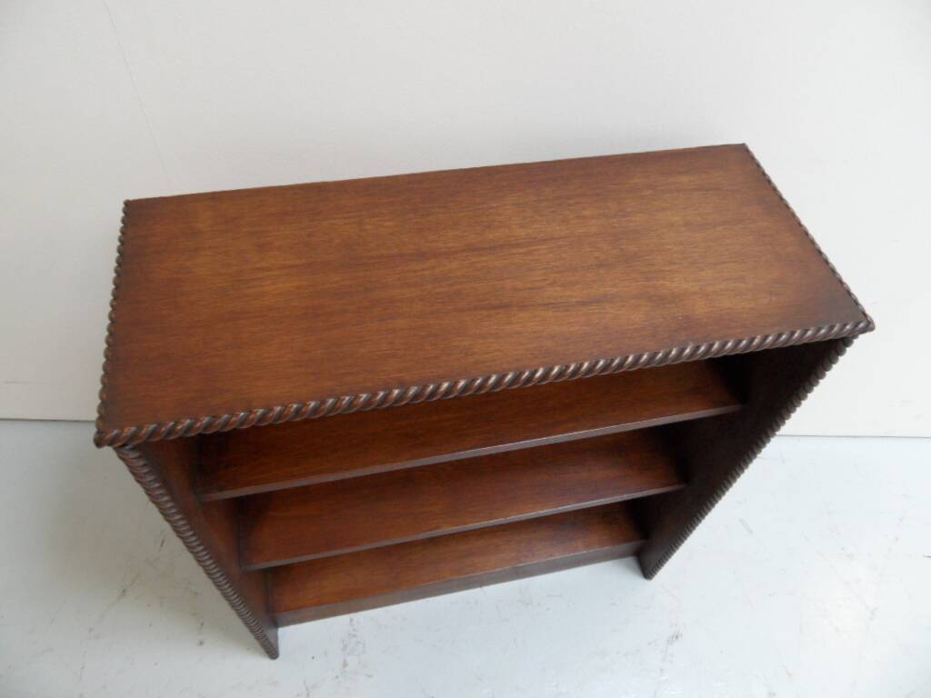 Étagère ouverte vintage