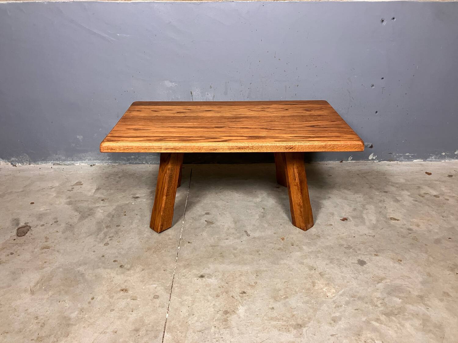 Table basse brutaliste pak rustique des années 70