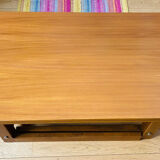 Coffee table to raise into a dining table