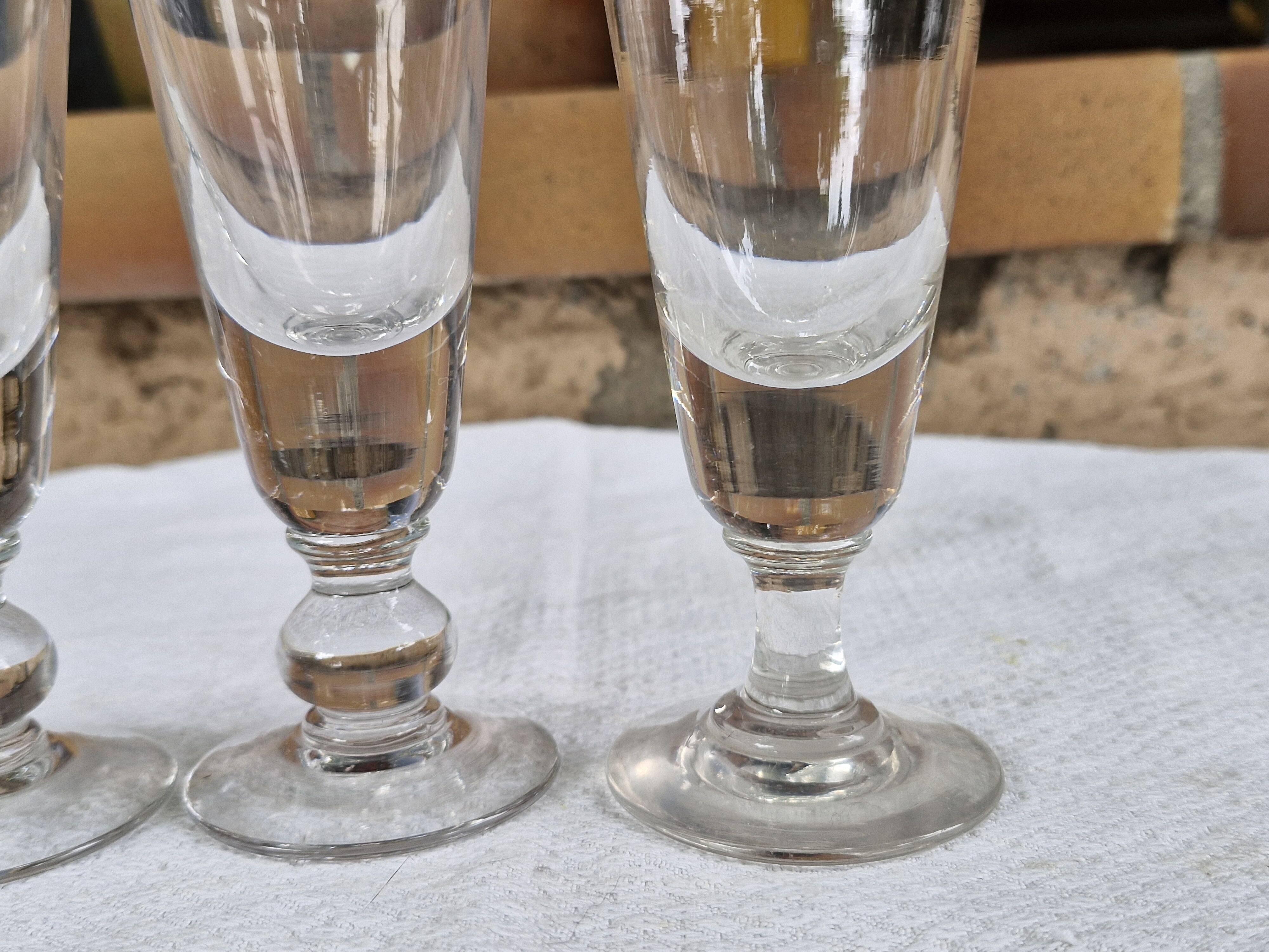 4 antique bistro glasses on stems - Thick, bubbled glass - Period 1900 - 12