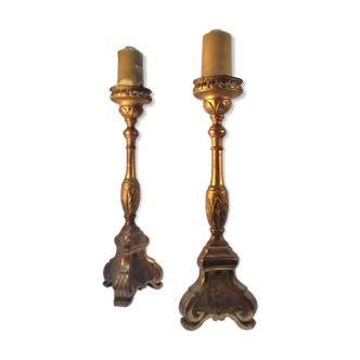 Paire d'anciens chandeliers pique-cierges en bois doré sculpté XVIII siècle