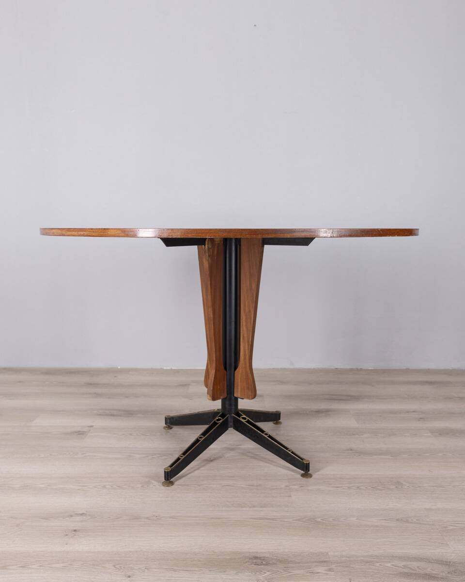 Vintage wooden round table from 1960s designed by Carlo Ratti for Lissoni