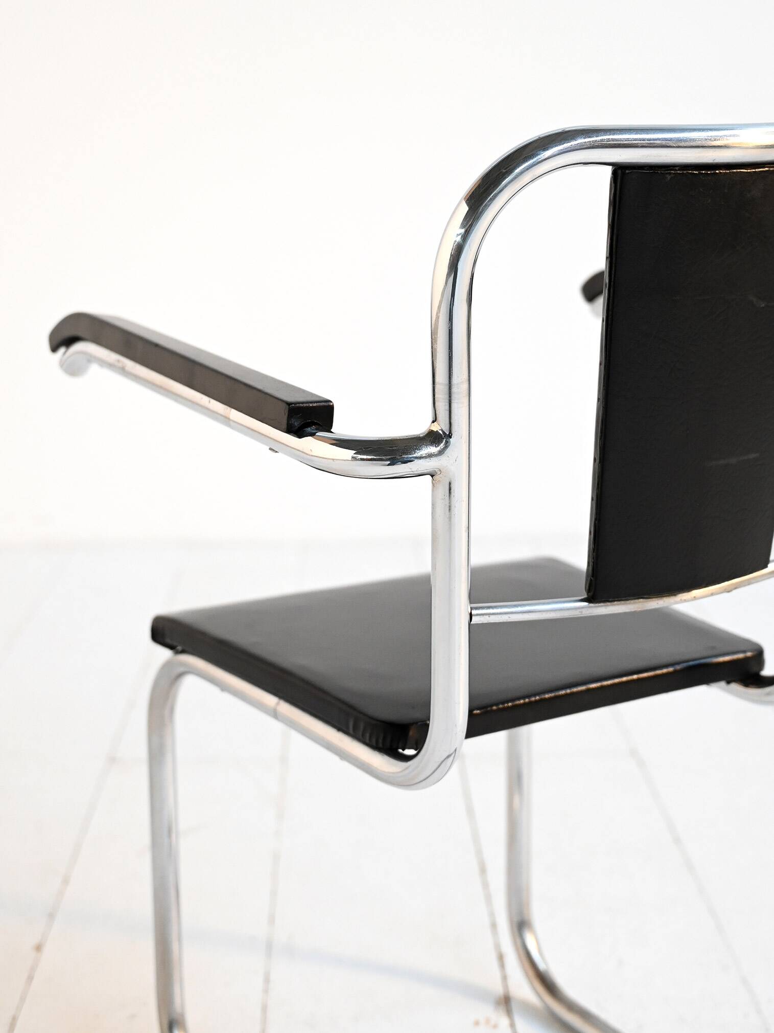 Scandinavian cantilever armchair in Bauhaus style, 1930s