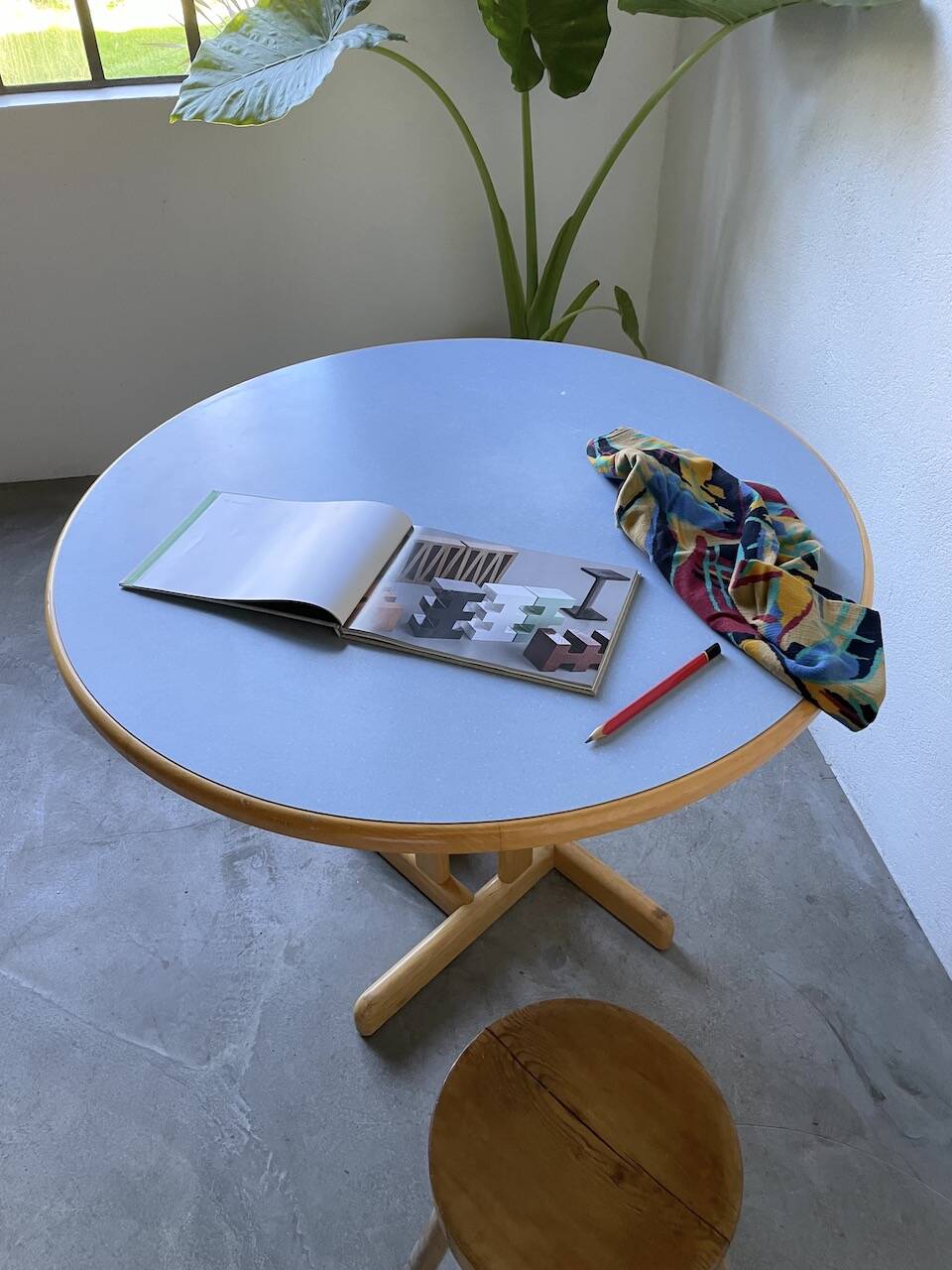 80s round beech table