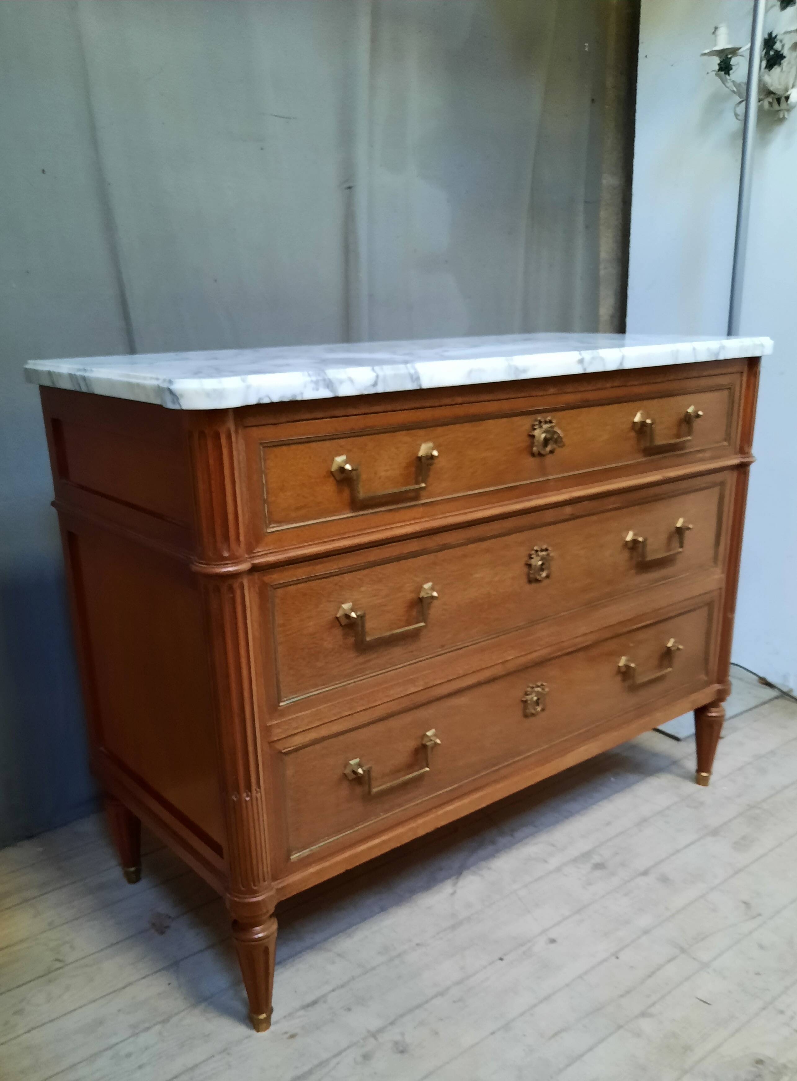 Commode  style Louis XVI
