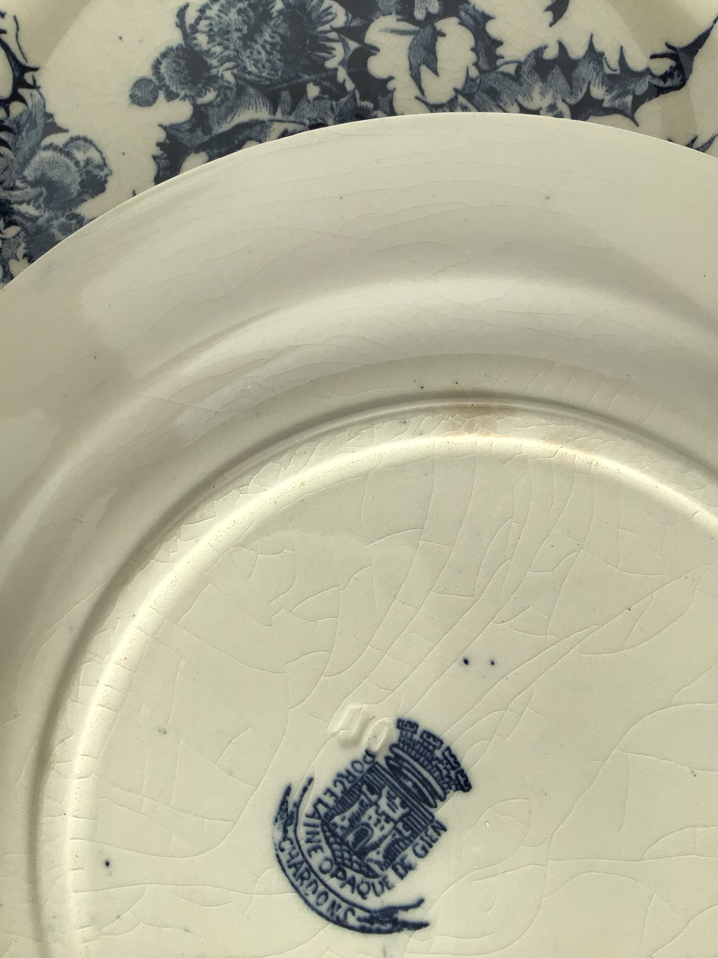 2 Flat plates Gien Chardons dark blue