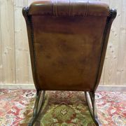 Fauteuil, rocking-chair, chesterfield en cuir havane