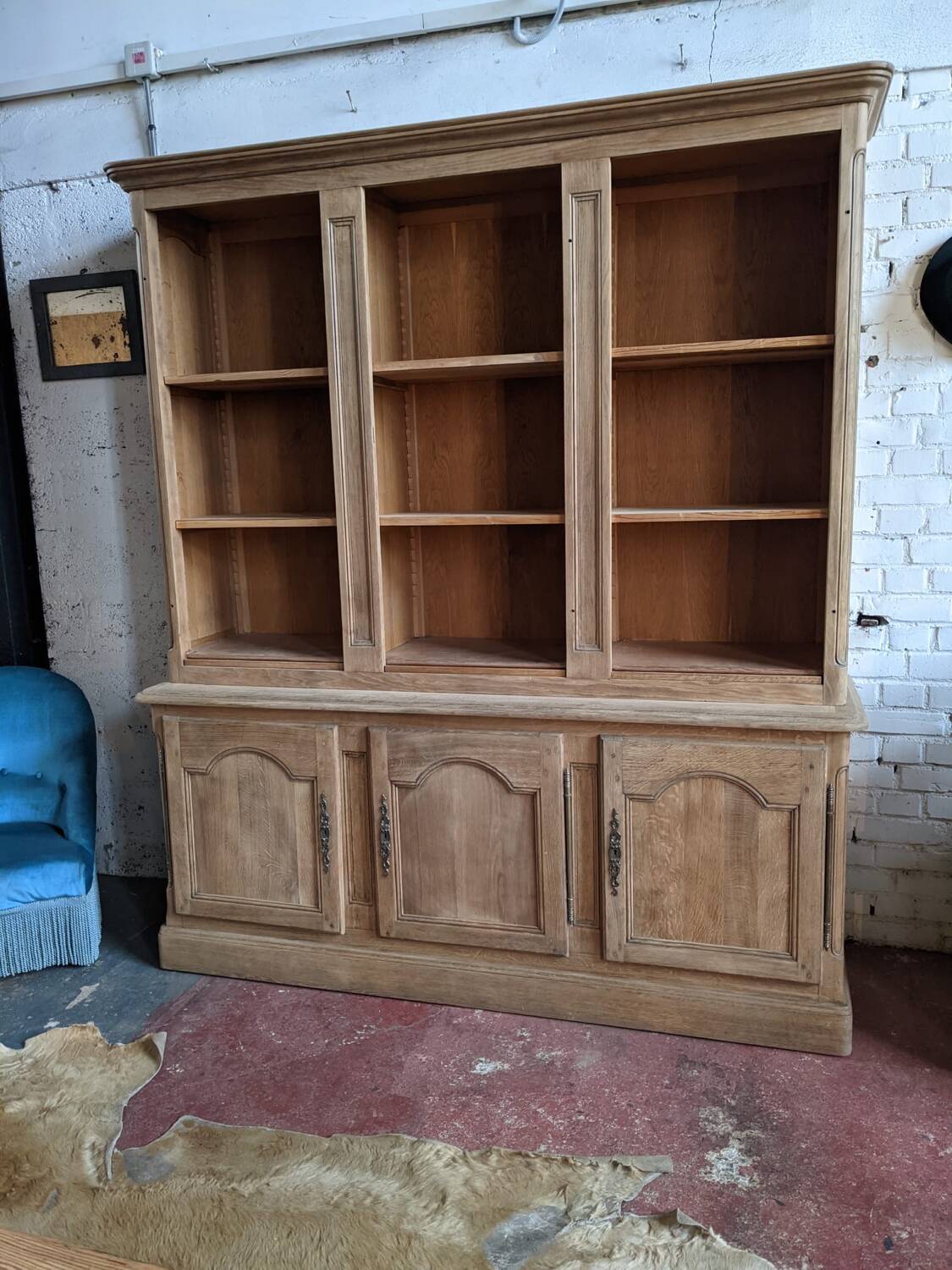 Dresser/bookcase