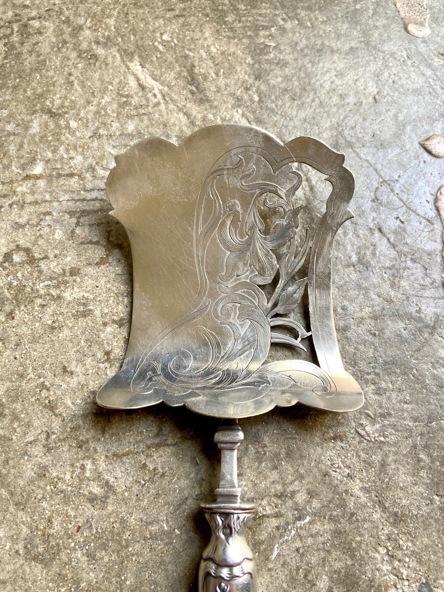 Silver TG monogrammed asparagus shovel by Félix Malique, late nineteenth century