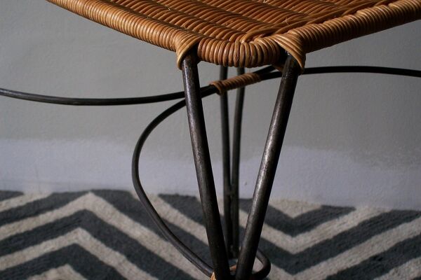 table de vin en rotin et black metal ou table d’appoint
