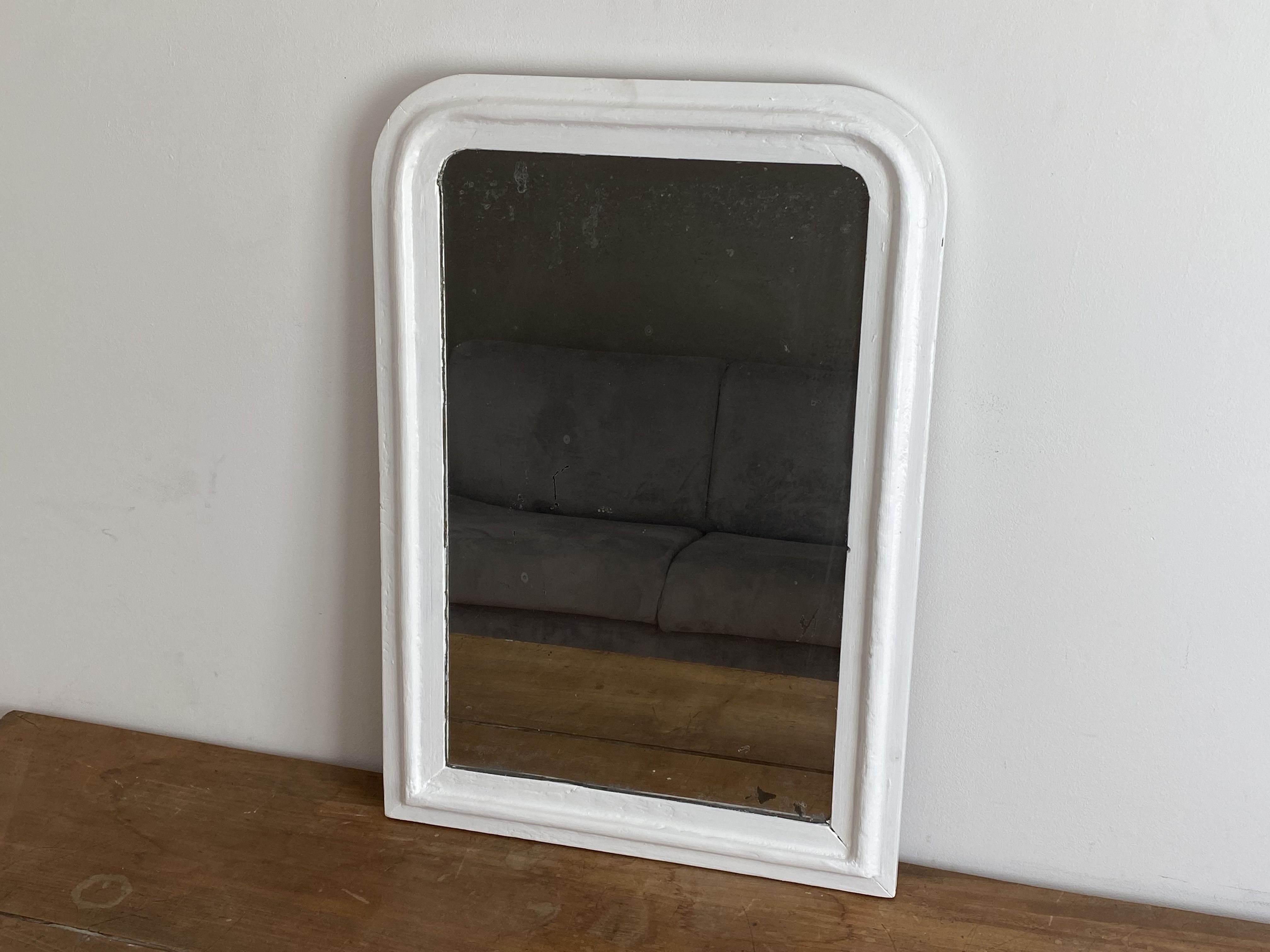 Miroir louis philippe at the end of the 19th century. 80x56. white.