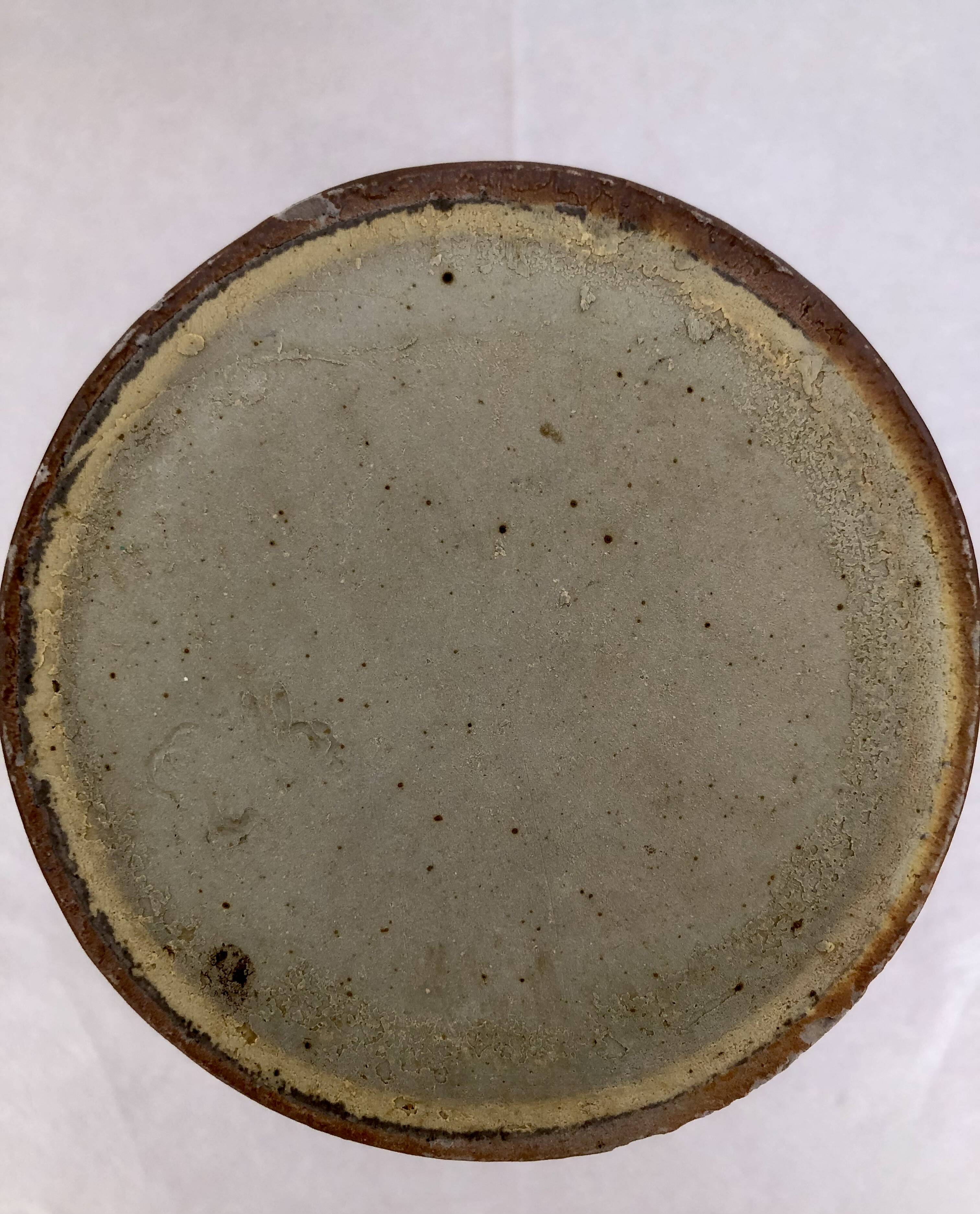 Large brown pot, country style