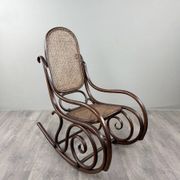 Fauteuil à bascule en bois courbé de style Thonet, XXe Siècle