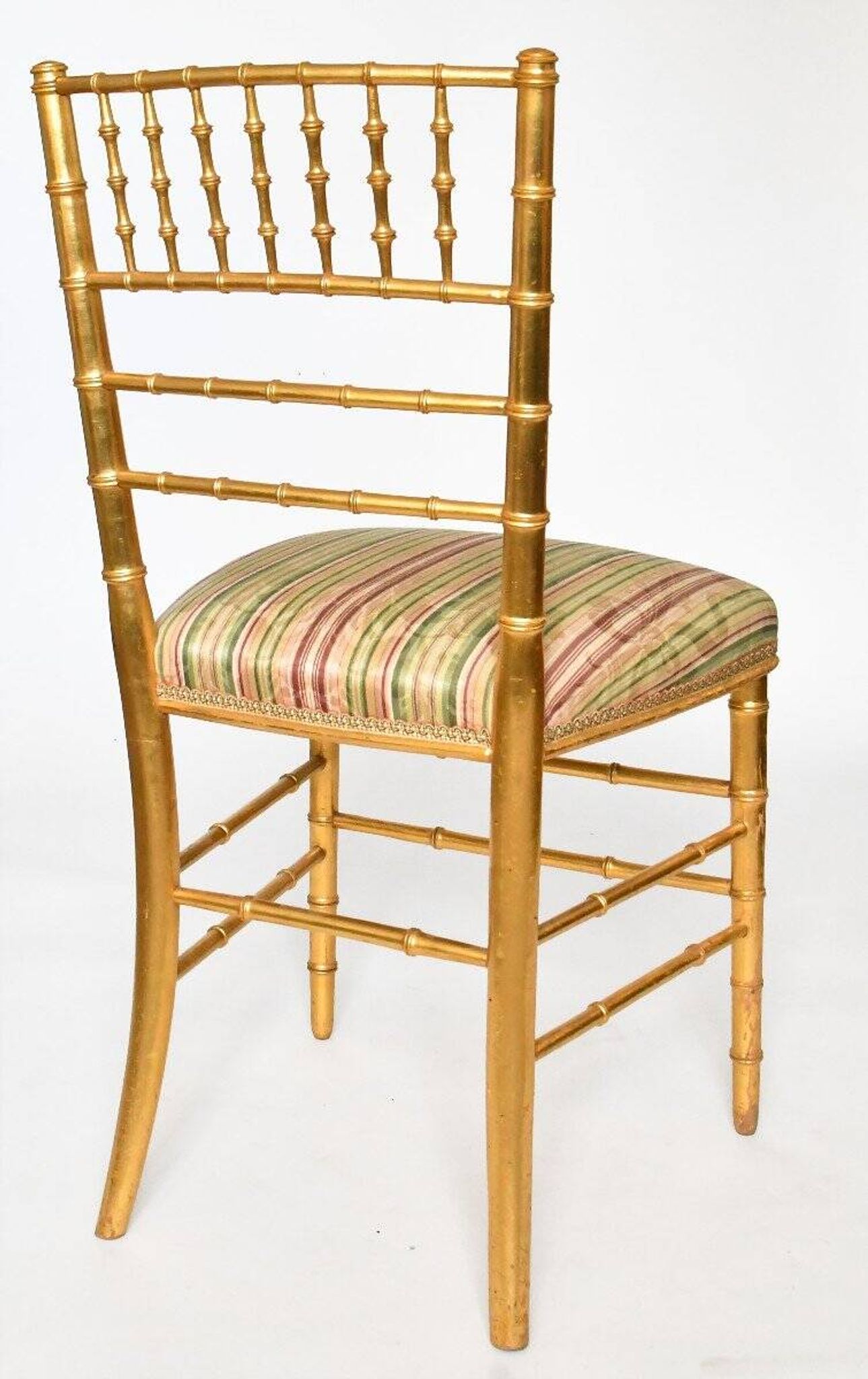 Paire de chaises en bois doré imitant le bambou