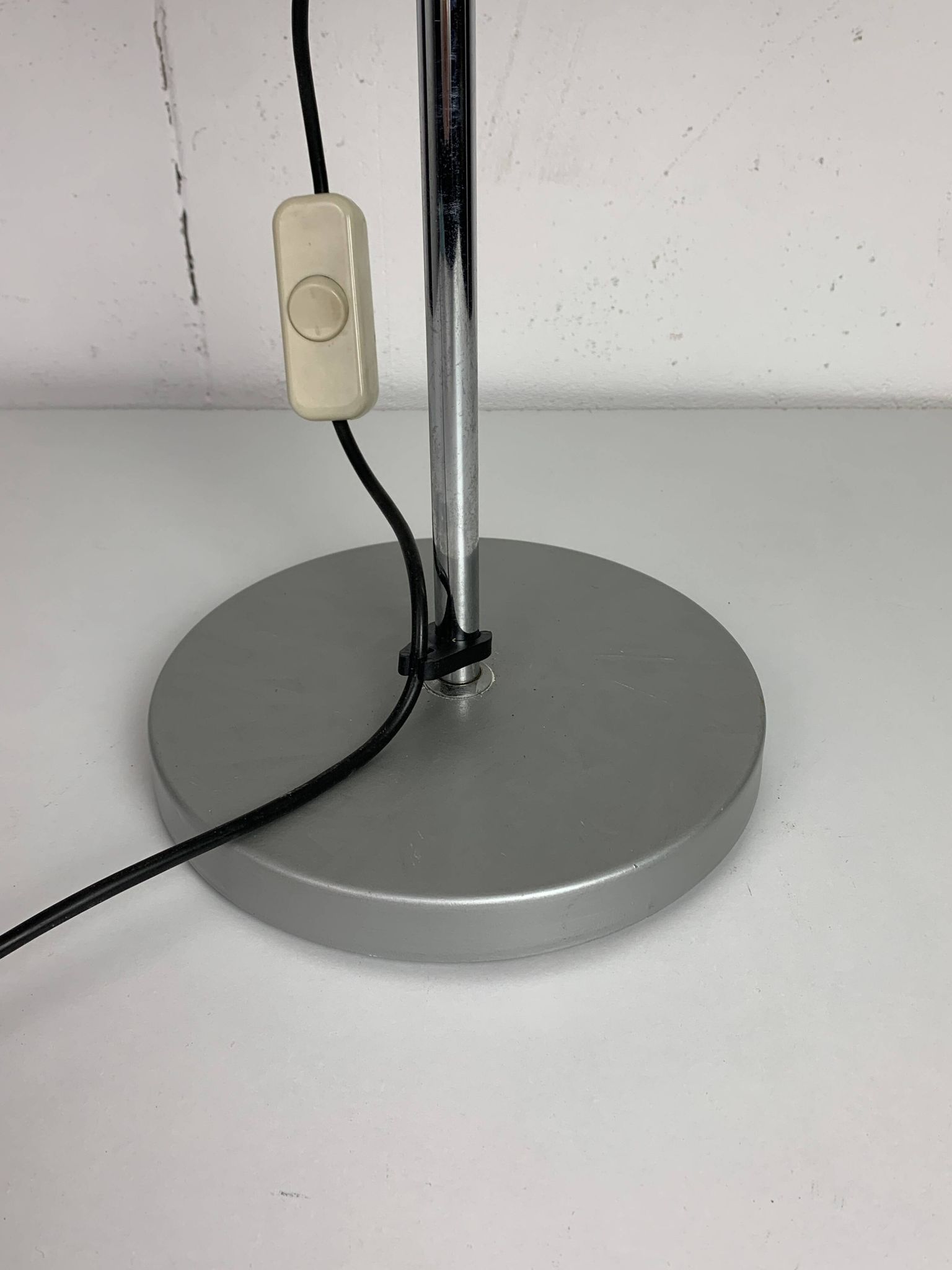 Large Dutch design space age adjustable table or desk lamp by Harco Loor, 1