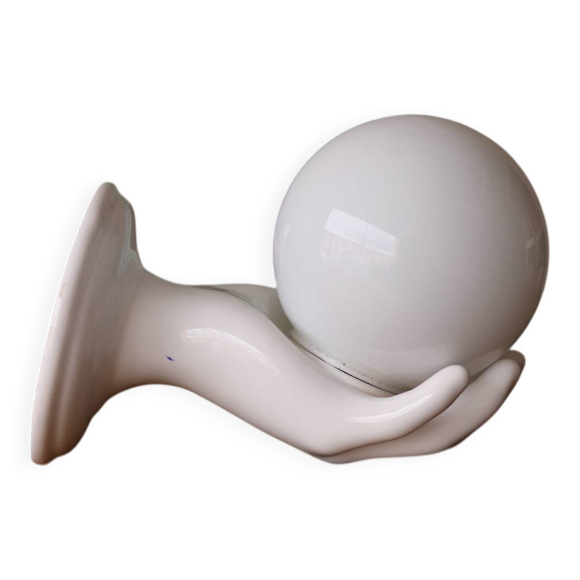 Antique wall light in ceramic – hand & globe