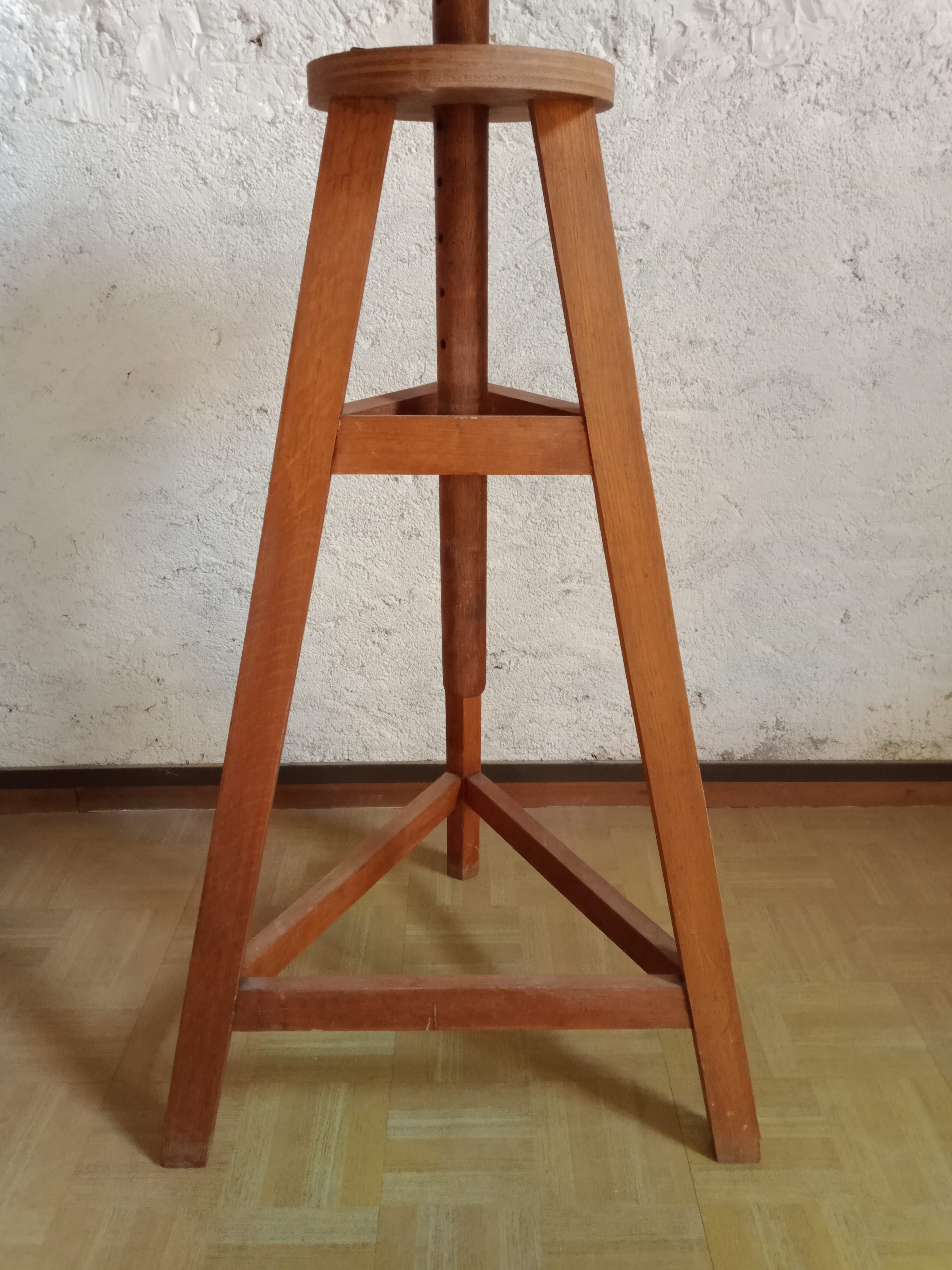 Oiled wood sculptor's harness