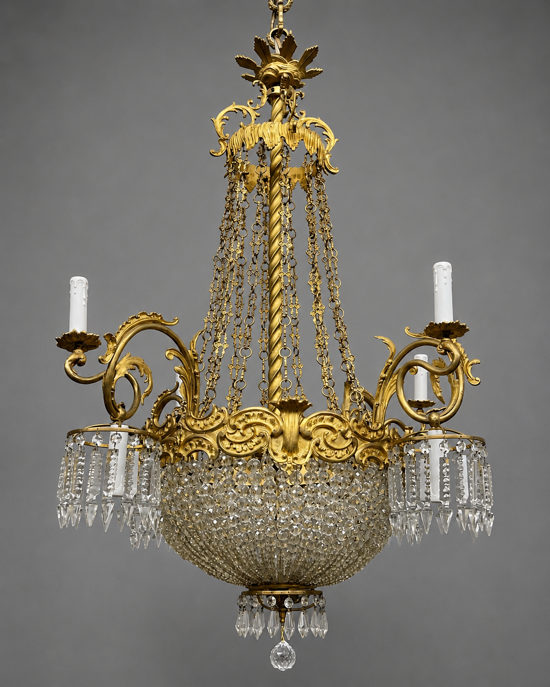 Large 155 cm crystal chandelier in Rococo style with 8 light arms.
