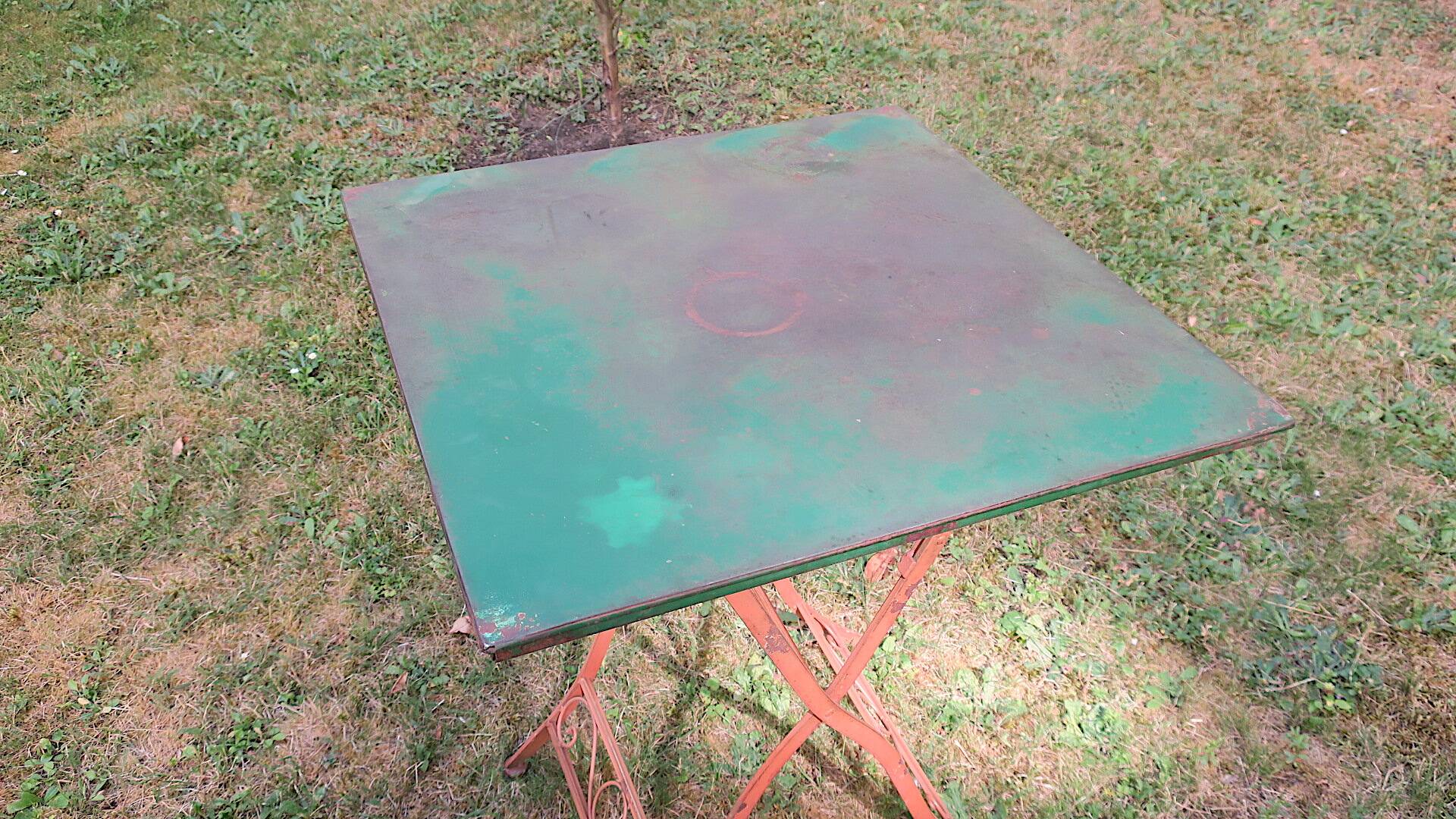Mid century distressed painted iron garden table and 2 chairs, 1960s