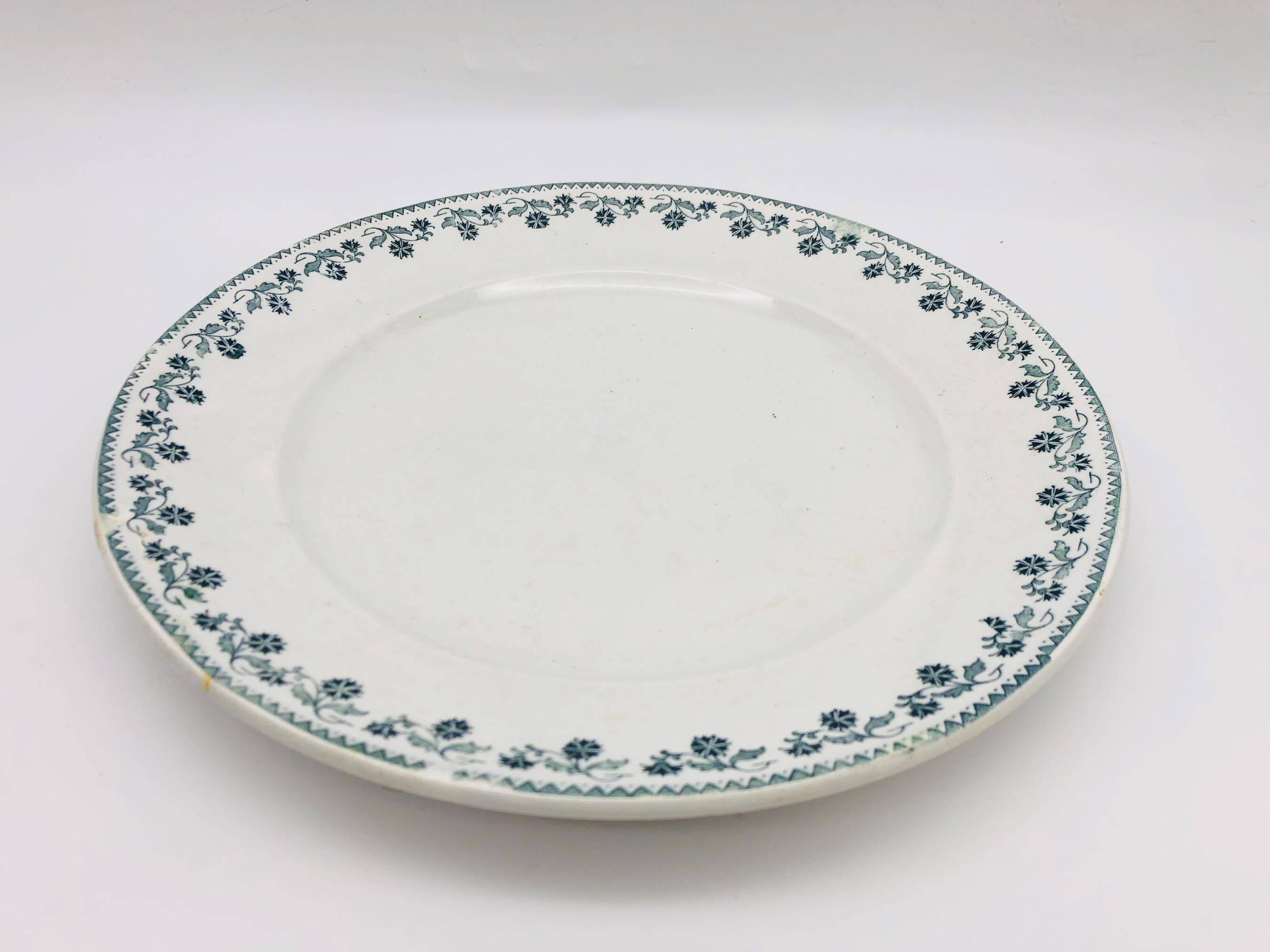Round serving dish, Moulin des Loups, Georgette model