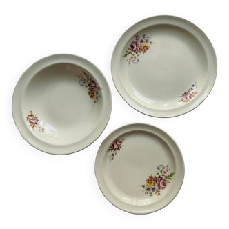 Assiettes en faïence fleurie