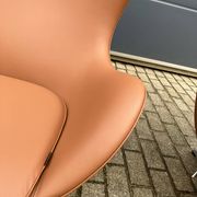 2x Fritz Hansen Egg chair by Arne Jacobsen in Cognac leather, new condition!